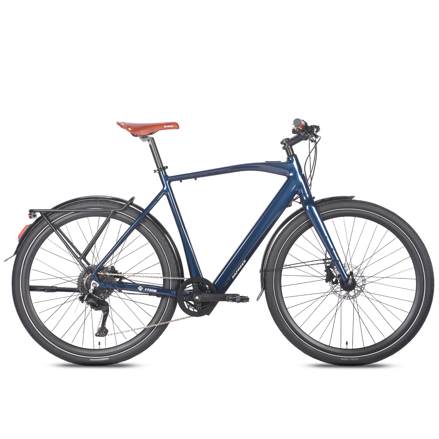 Ein blaues FaFrees-Fahrrad. Es hat einen braunen Ledersitz, schwarze Reifen und eine silberne Kette. Der Hintergrund ist weiß.