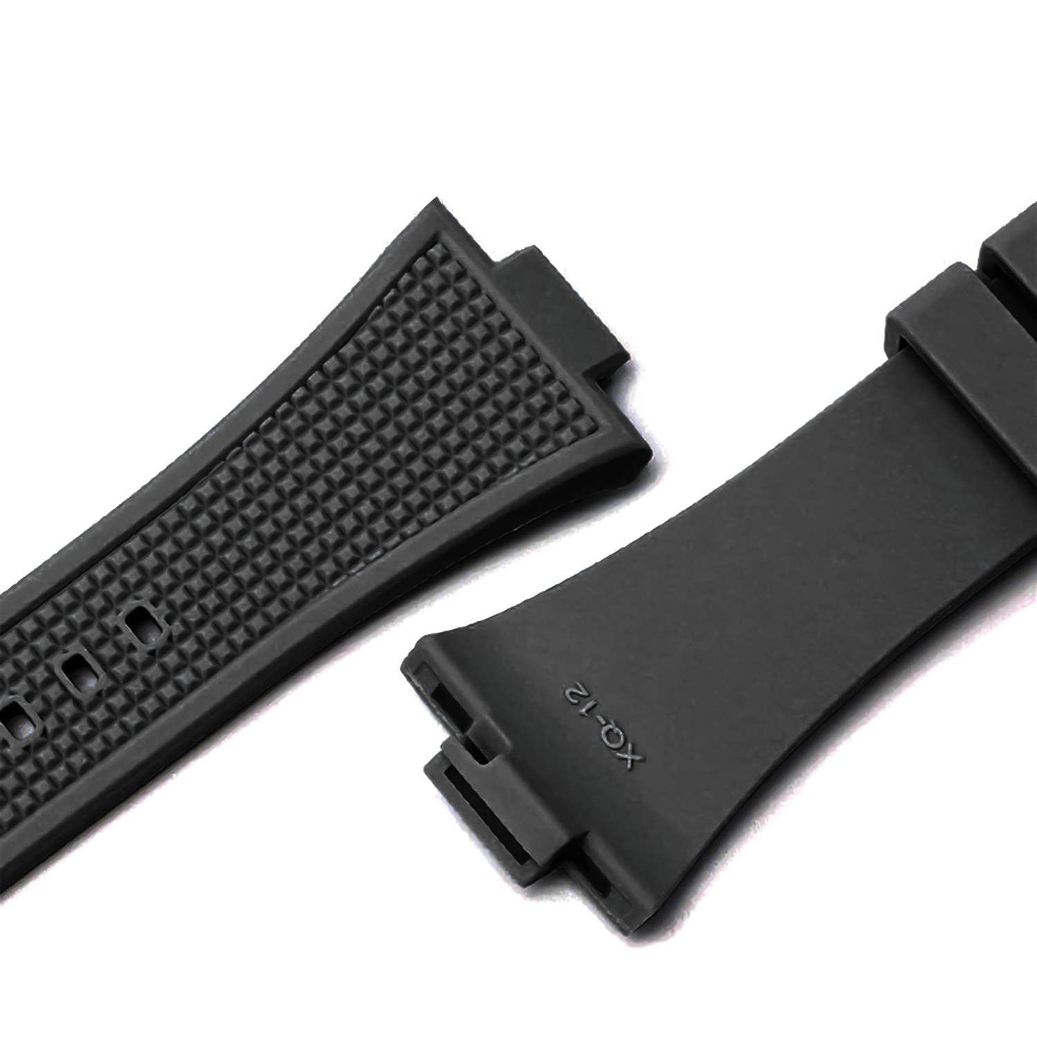 Dwa czarne paski do zegarka. Jeden ma teksturowaną powierzchnię, na drugim wydrukowano "XQ-12". Oba na białym tle.