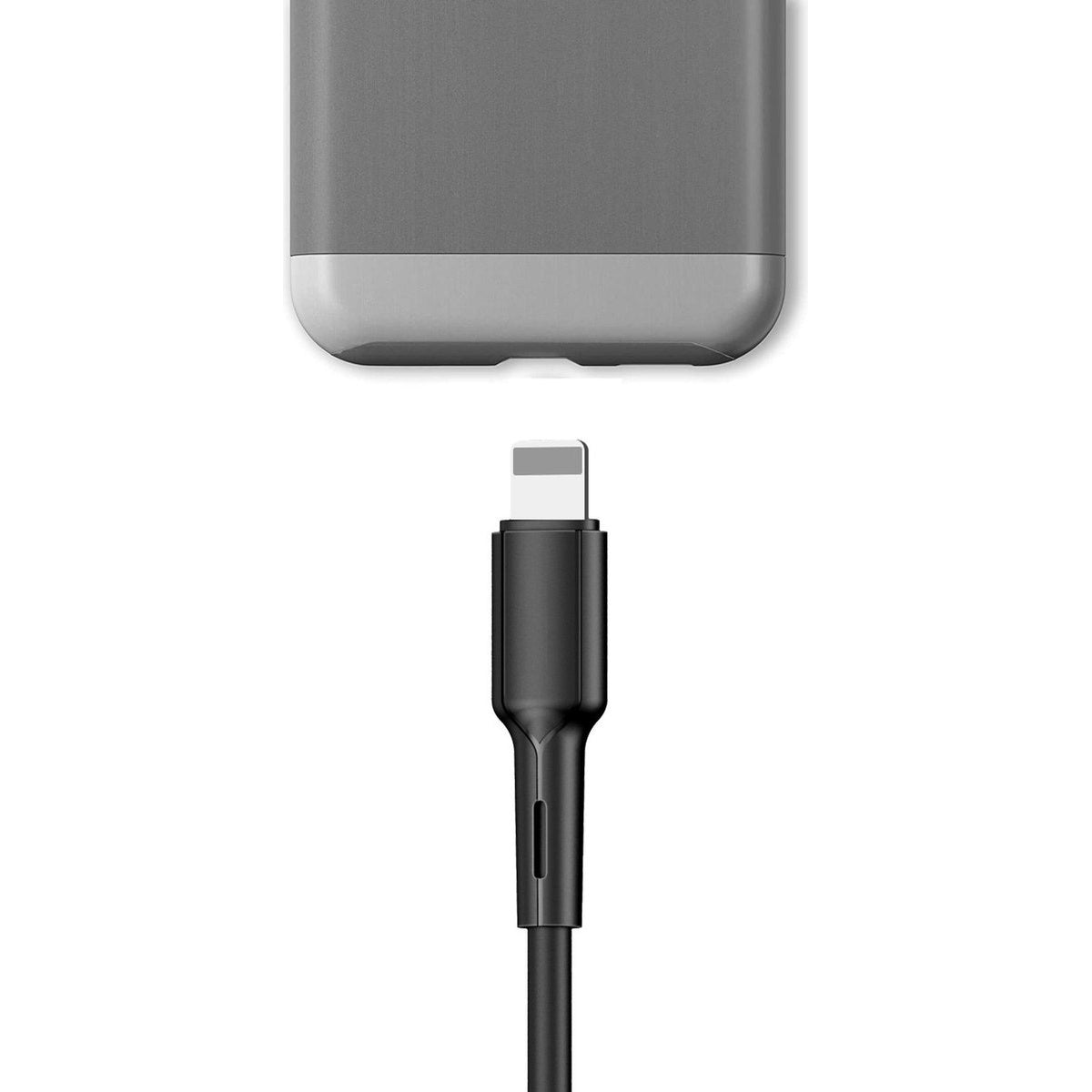 Een zwarte oplaadkabel met een witte connector is aangesloten op een grijs apparaat. Witte achtergrond.