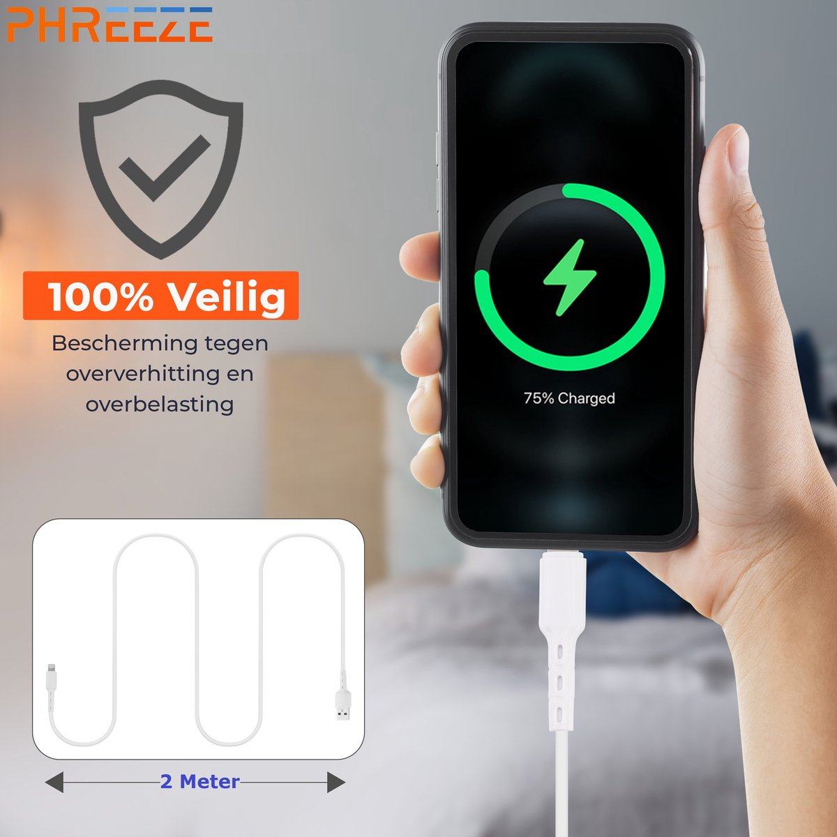 Een hand houdt een telefoon vast die oplaadt. Het scherm toont een groen oplaadsymbool. Een witte kabel is aangesloten op de telefoon.