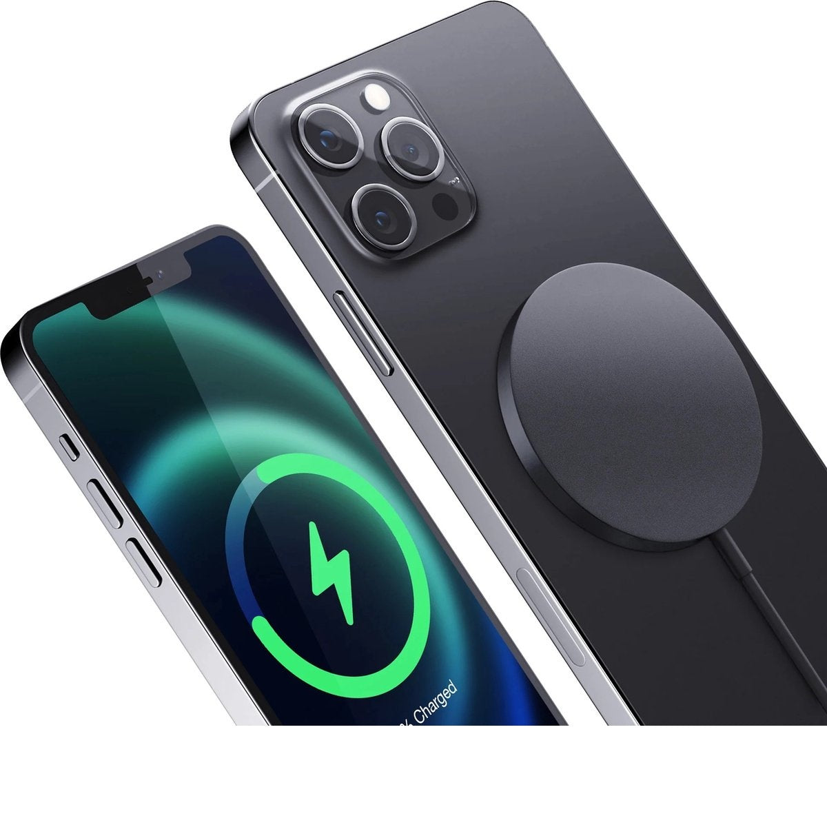 Twee smartphones, één met een oplaadsymbool. Een zwarte magnetische oplader is aan de achterkant van de andere telefoon bevestigd.