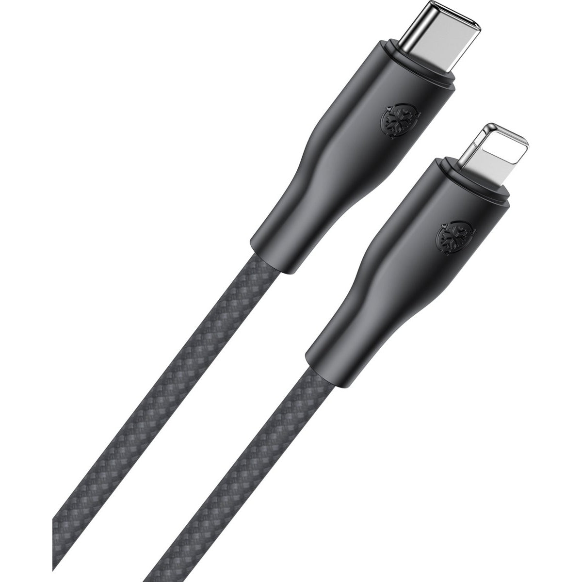 Een zwarte oplaadkabel met USB-C- en Lightning-connectoren. De kabel heeft een gevlochten ontwerp en ligt op een witte achtergrond.