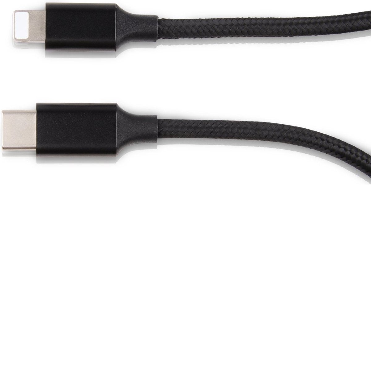 Twee zwarte oplaadkabels op een witte achtergrond. Eén heeft een USB-C-connector, de andere een lightning-connector.