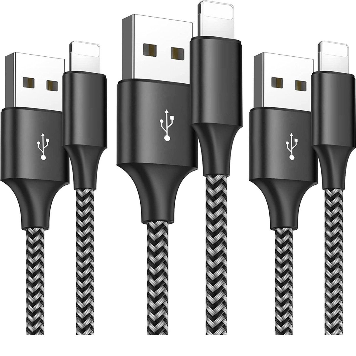 Vijf zwarte USB-oplaadkabels met zilveren en zwart gekleurde snoeren. USB- en Lightning-connectoren zijn zichtbaar.