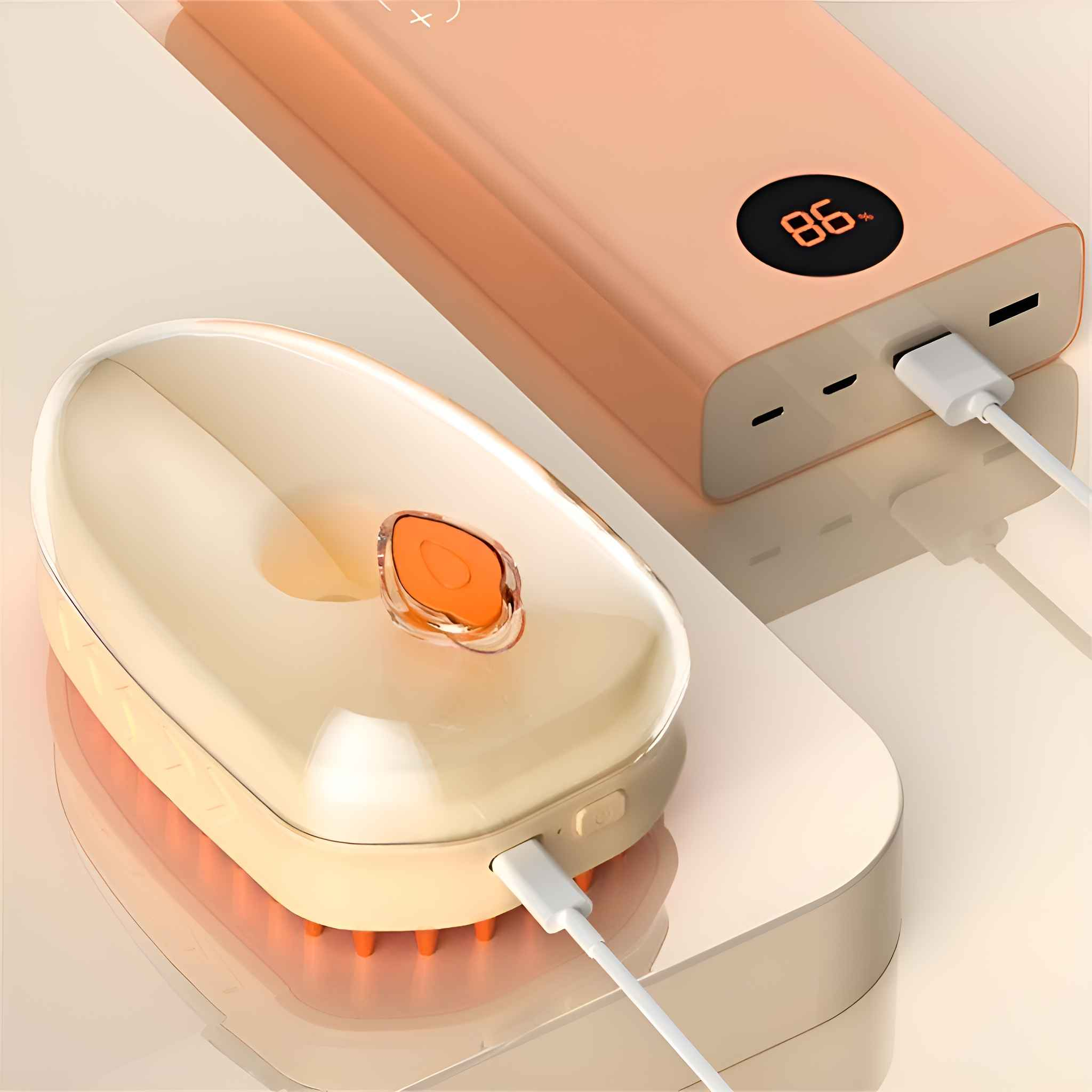 Ein beiges Gerät ist an eine Powerbank angeschlossen. Die Powerbank zeigt 86%. Beide befinden sich auf einer hellen Oberfläche.