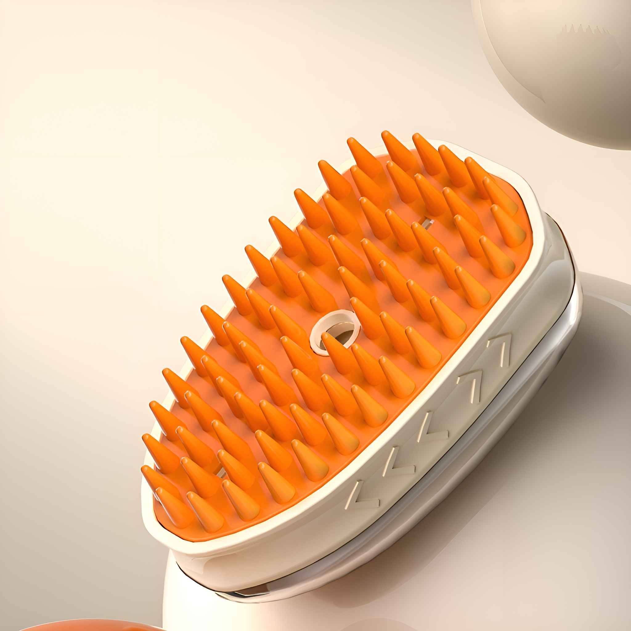 Ein orange-weißes Kopfhautmassagegerät. Es hat zahlreiche orangefarbene kegelförmige Borsten auf der weißen Basis.