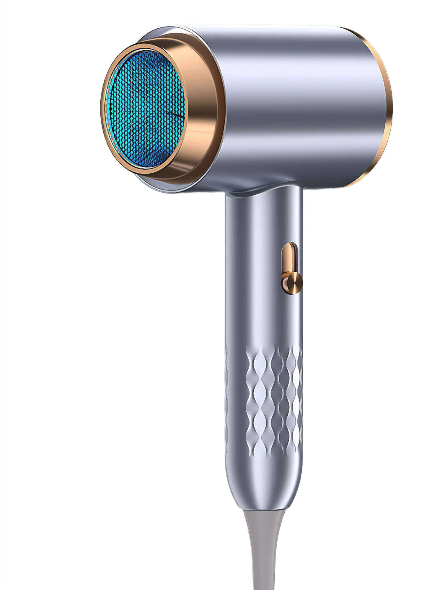 Ein silberner und goldener Haartrockner mit blauem Netzfilter. Der Griff hat ein wellenförmiges Muster und einen goldenen Knopf.