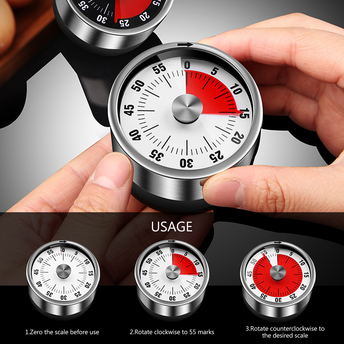 Eine Hand hält einen Küchentimer. Der Timer hat ein weißes Zifferblatt mit schwarzen Zahlen und einem roten Bereich. Der Hintergrund ist schwarz.