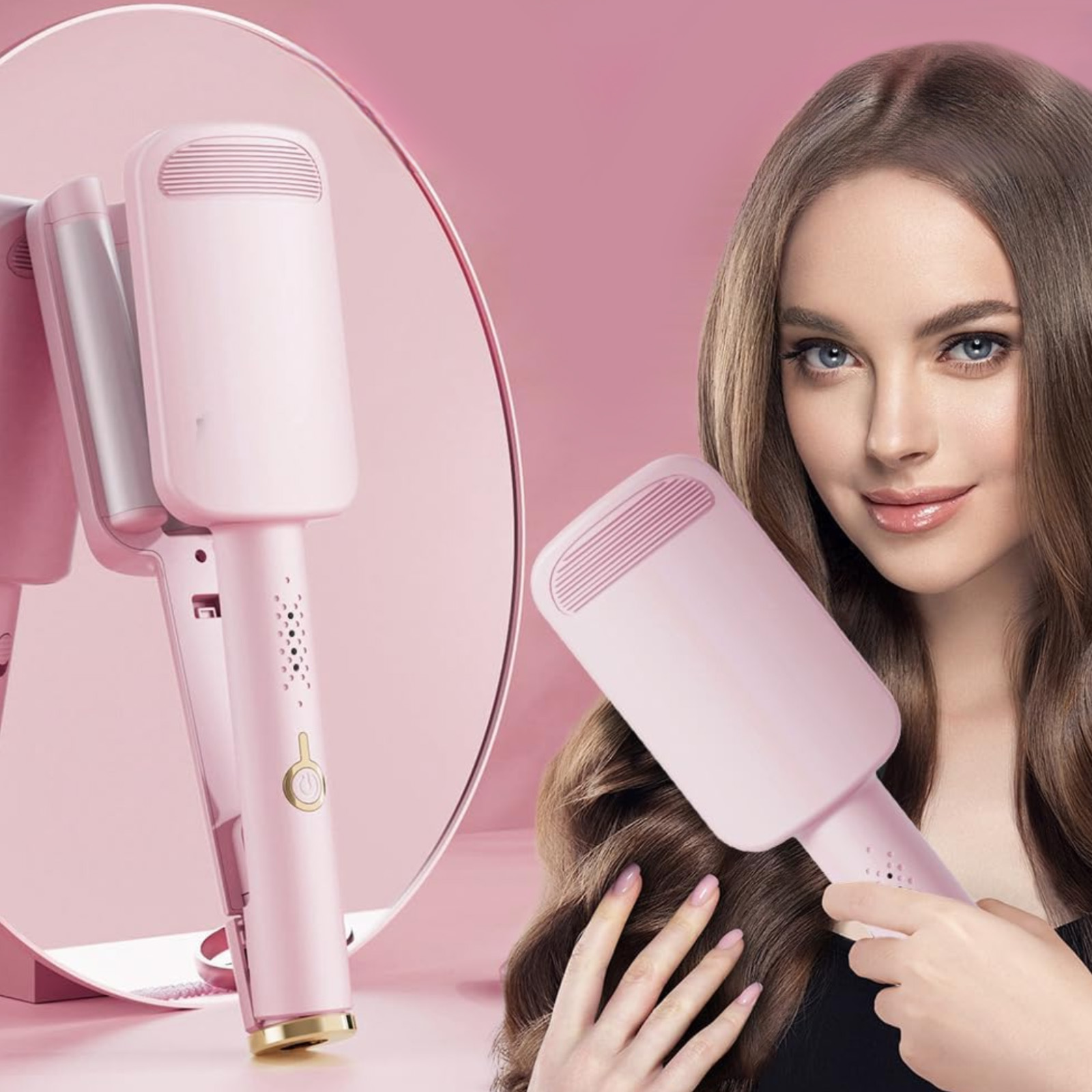 Eine Frau mit langen braunen Haaren benutzt ein rosa Haarstyling-Gerät. Ein Spiegel reflektiert das Werkzeug und einen Teil des Hintergrunds.