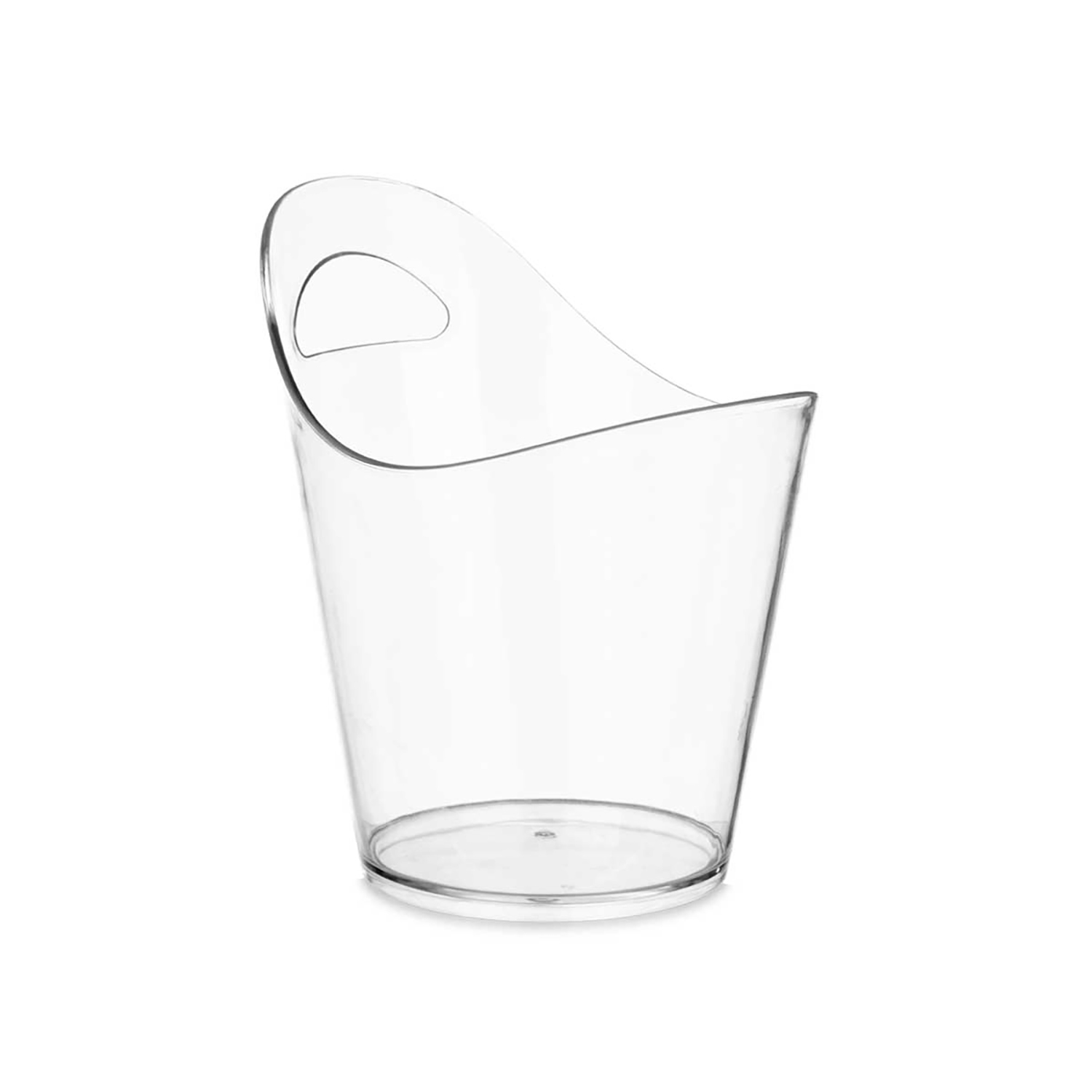 Un secchiello per il ghiaccio di plastica trasparente con manico su sfondo bianco. È vuoto.