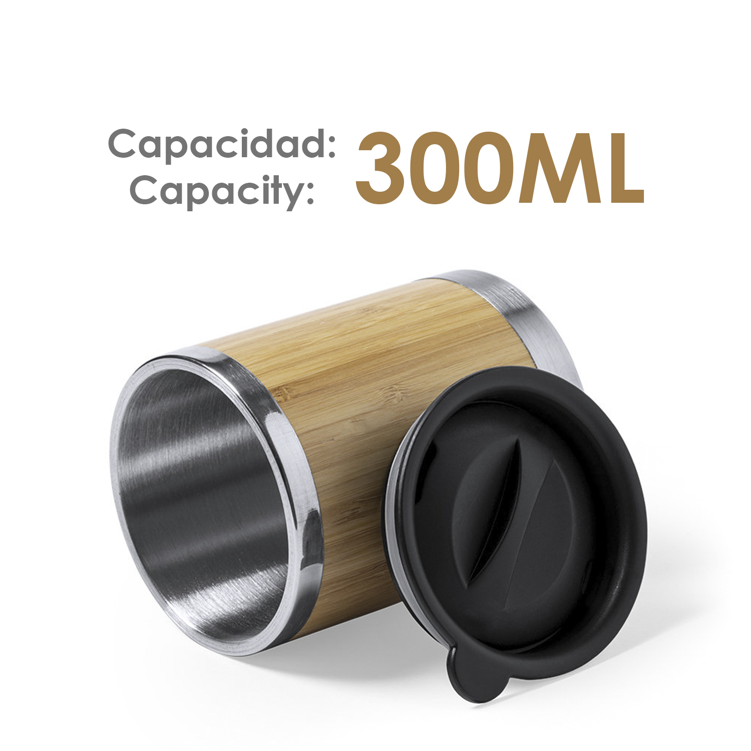 Viene mostrata una tazza da viaggio in bambù con coperchio nero. La capacità è di 300 ml. La tazza è su sfondo bianco.