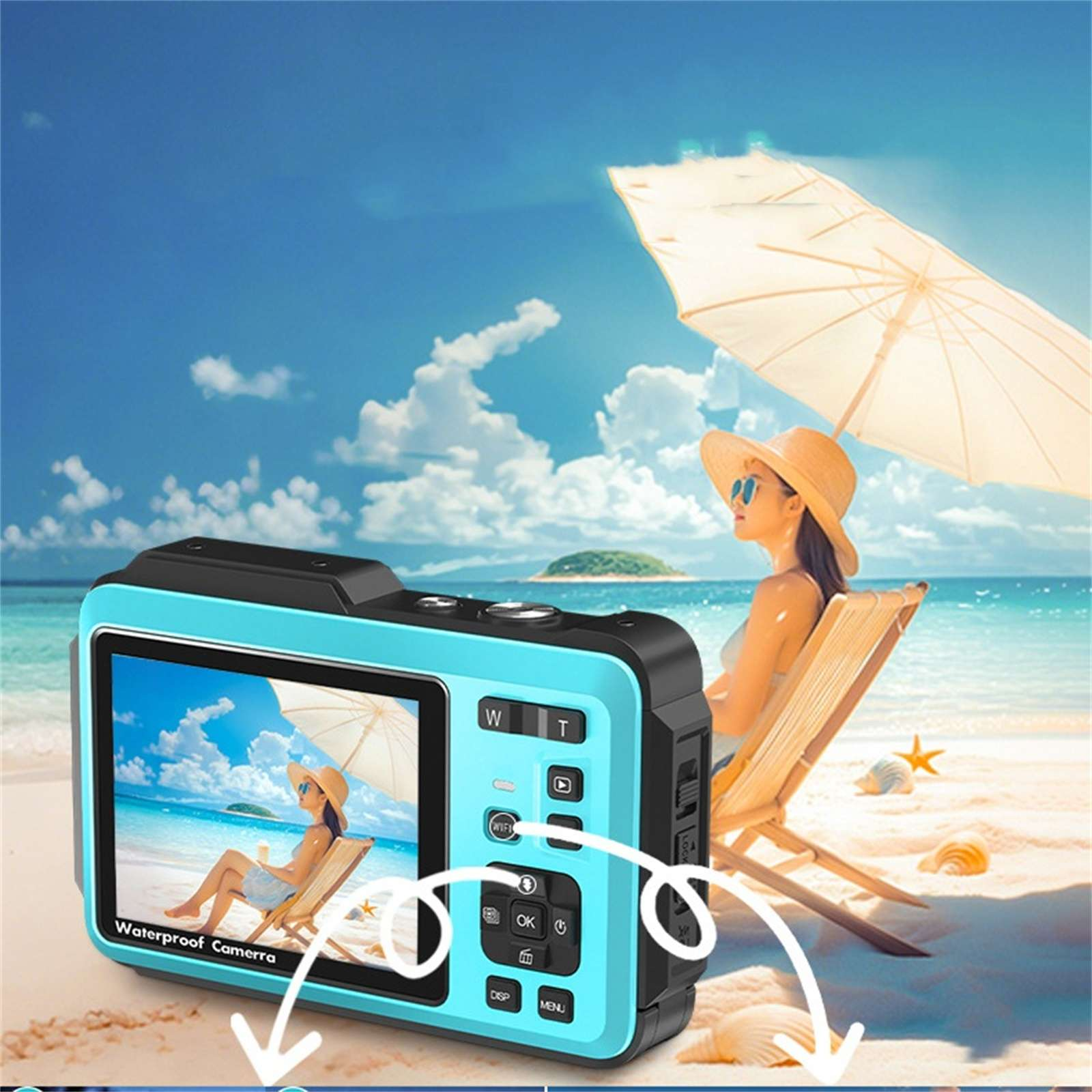 Eine blaue wasserdichte Kamera zeigt eine Frau am Strand unter einem Sonnenschirm. Im Hintergrund eine Frau auf einem Stuhl, Strand und Meer.