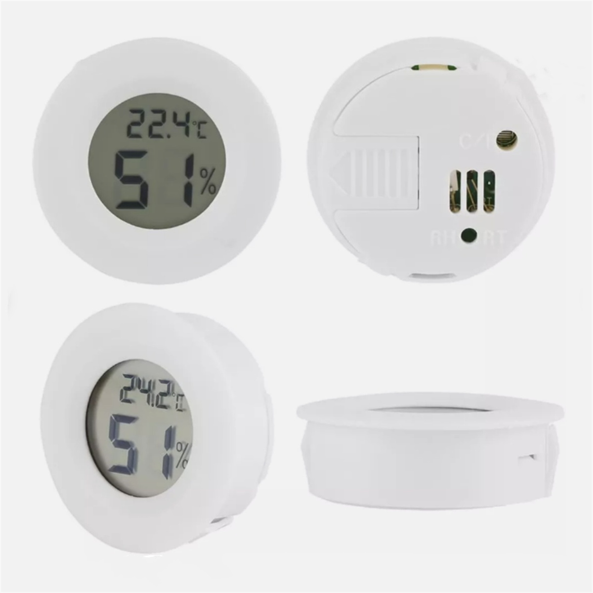 Vier Ansichten eines weißen Digitalthermometers mit Temperatur- und Feuchtigkeitsmesswerten. Eine Ansicht zeigt die Rückseite.