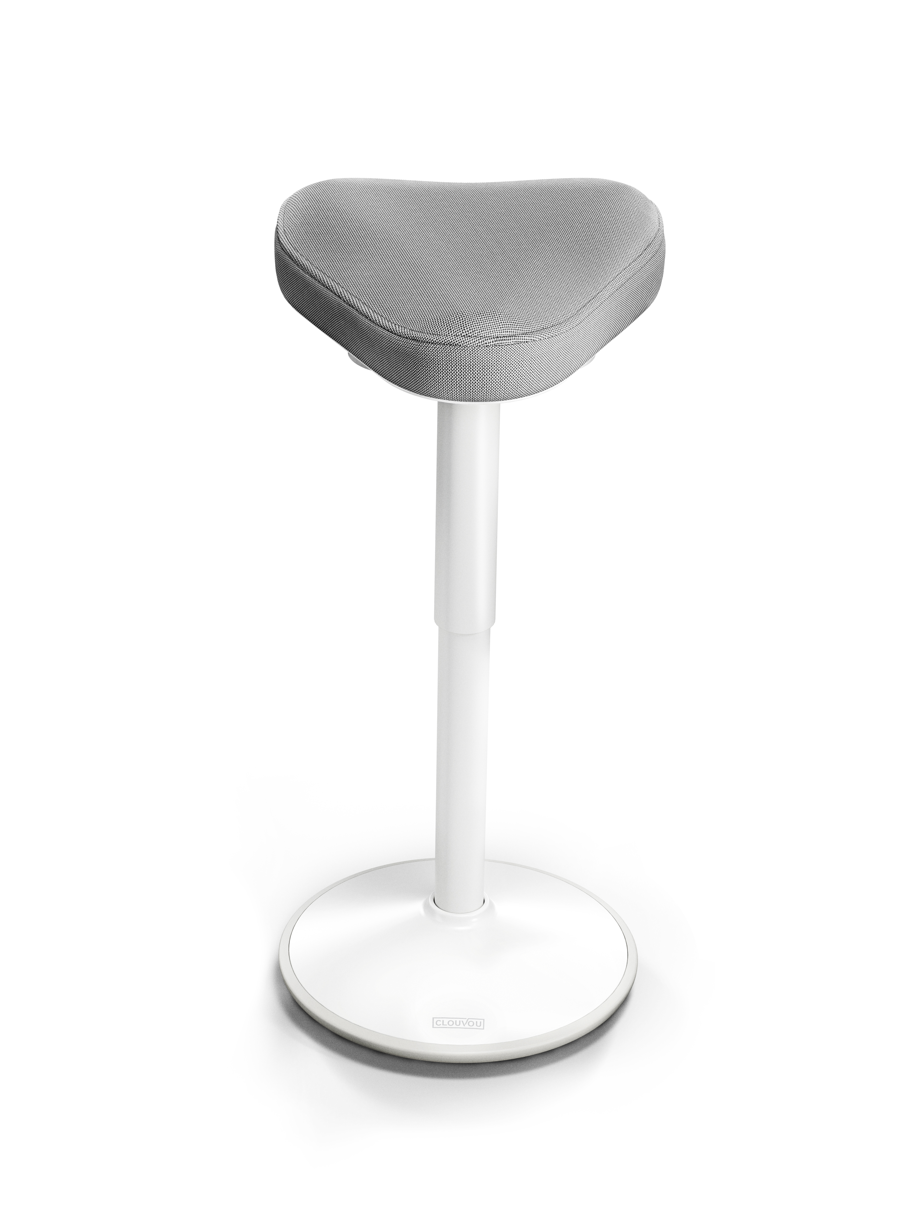 Ein weißer Hocker mit grauem, dreieckigem Sitz steht auf einer weißen Basis. Der Hocker steht vor weißem Hintergrund.