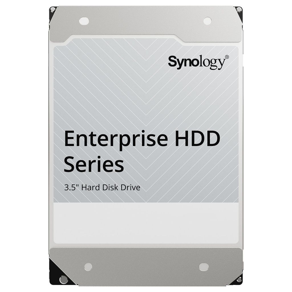 Een Synology Enterprise HDD Series harde schijf. Het heeft een zilveren bovenkant en een wit label, met de tekst: "Enterprise HDD Series".