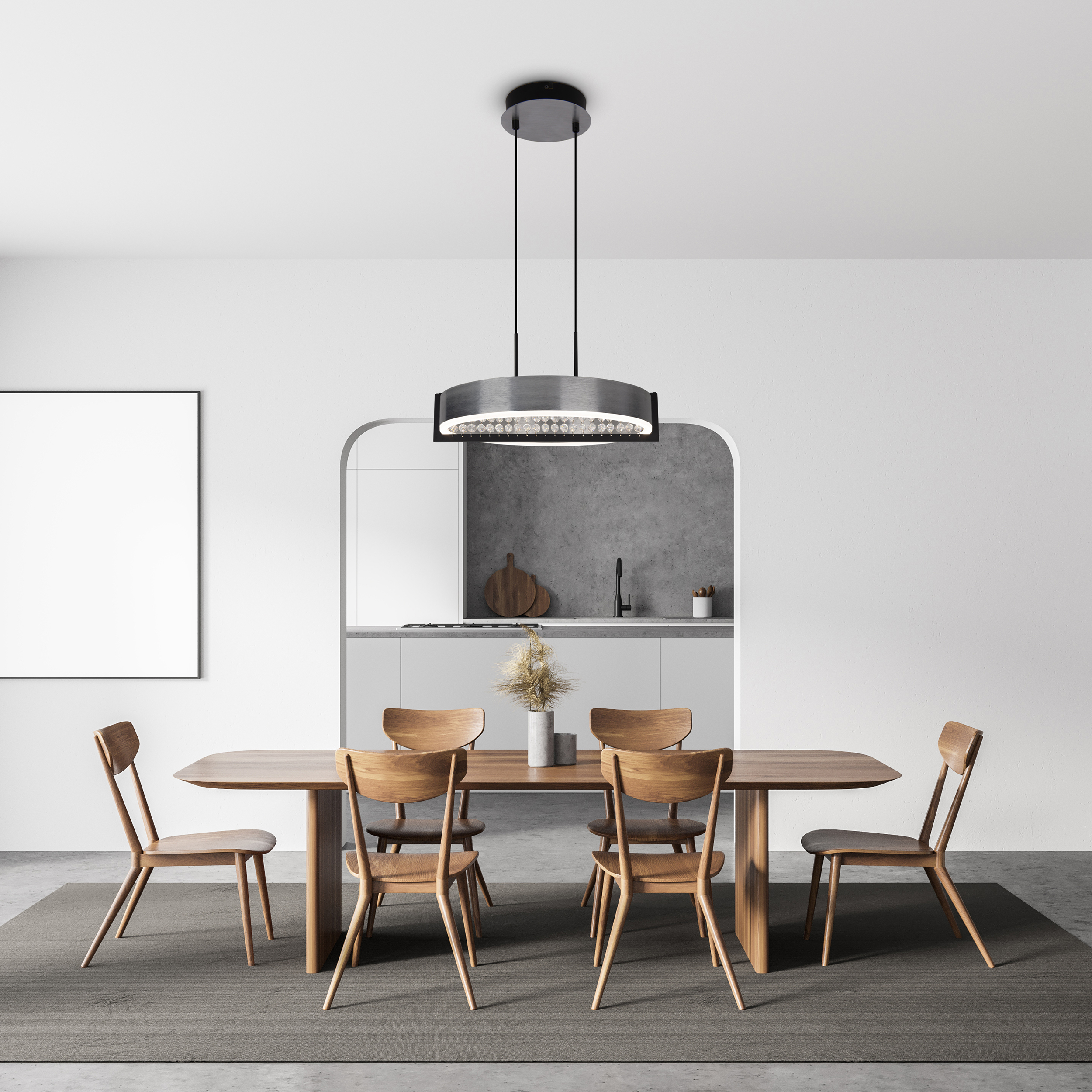 Esszimmer mit Holztisch, Stühlen und einer modernen Pendelleuchte. Ein gerahmtes Kunstwerk hängt an der linken Wand.