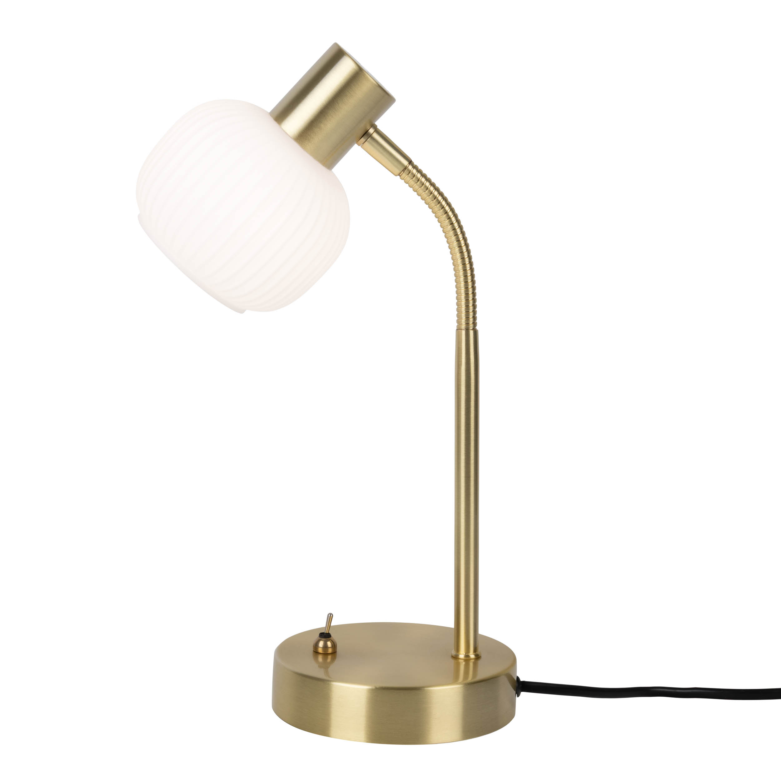 Eine goldfarbene Schreibtischlampe mit weißem, geripptem Lampenschirm. Sie hat einen flexiblen Hals, einen runden Fuß und einen Schalter. Schwarzes Kabel.