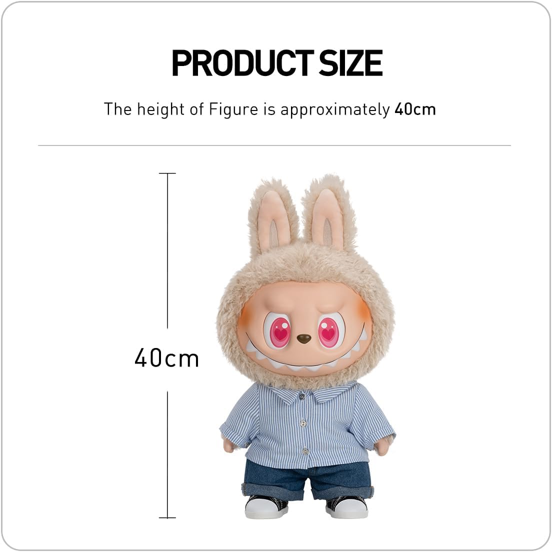 Eine Puppe mit Kaninchenkapuze, blau gestreiftem Hemd und Jeans. Die Puppe ist etwa 40 cm groß. Der Text oben lautet 'Produktgröße'.