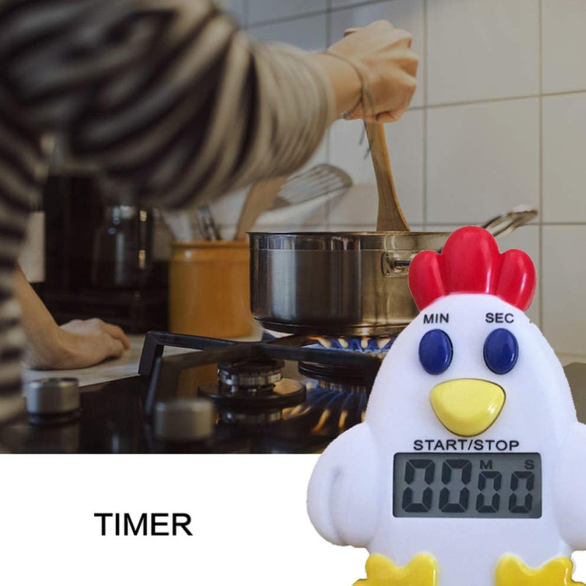 Ein huhnförmiger Küchentimer mit Digitalanzeige, eine Person, die einen Topf auf einem Herd umrührt, und das Wort TIMER unten.