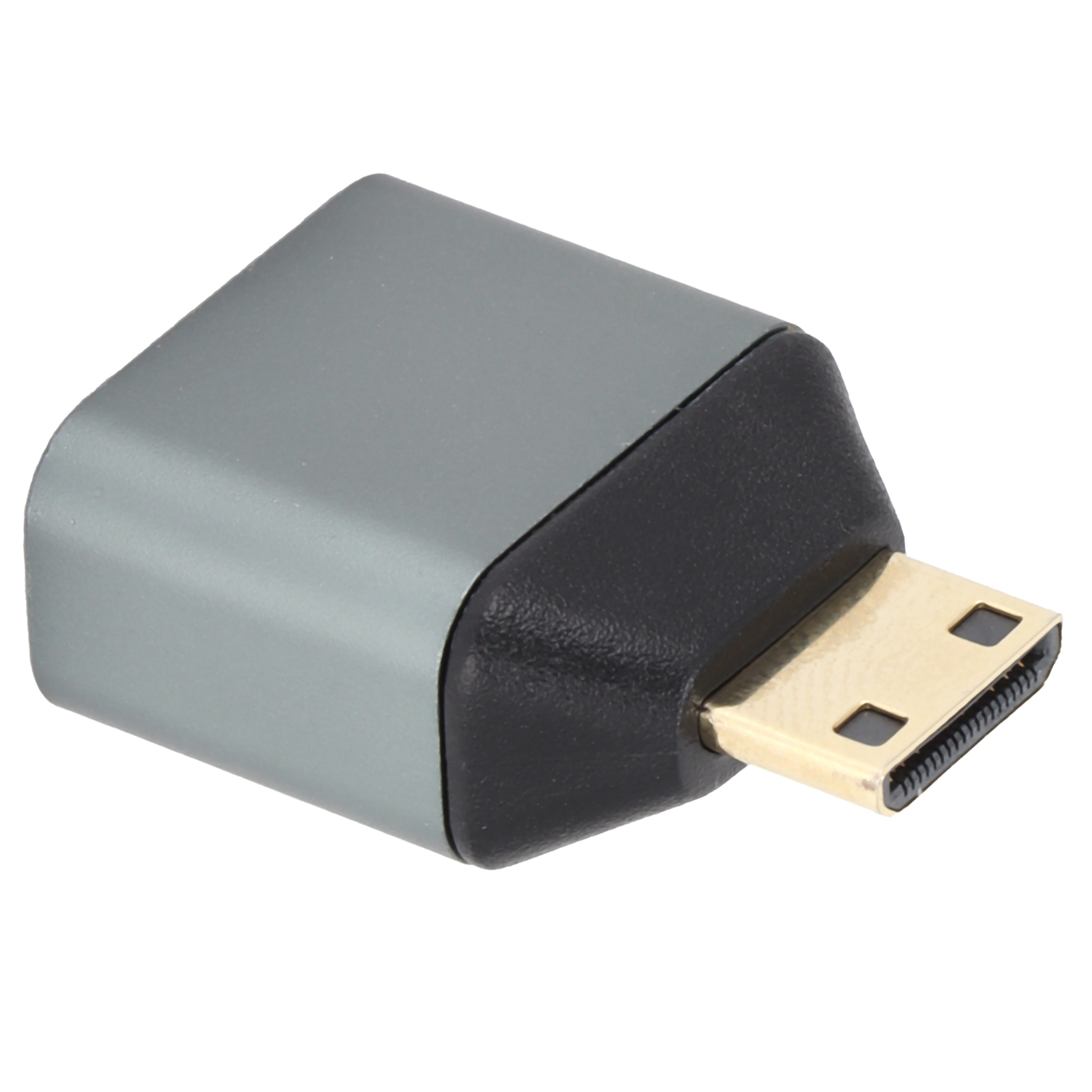 Ein grauer und schwarzer DisplayPort-Adapter. Der Stecker ist goldfarben. Der Adapter befindet sich auf weißem Hintergrund.
