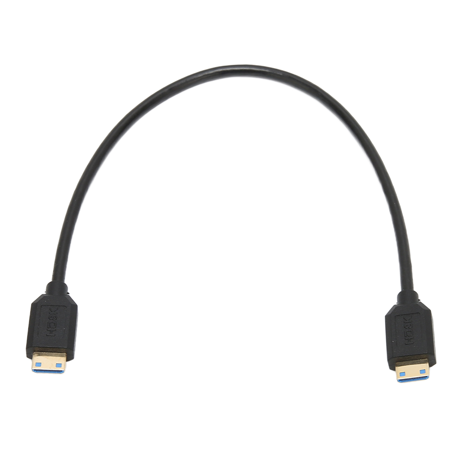 Ein schwarzes USB-Kabel mit Anschlüssen an jedem Ende, das sich vor einem weißen Hintergrund spannt. Die Anschlüsse sind schwarz mit blauen Einsätzen.