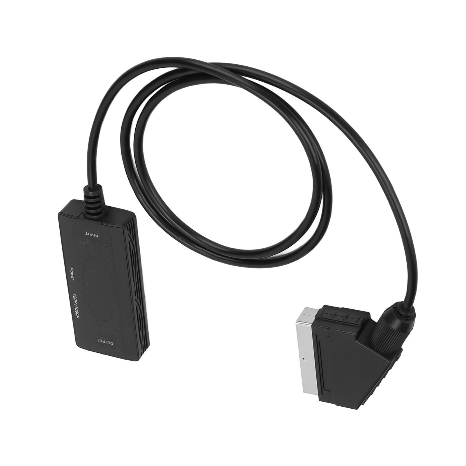Schwarzes SCART-zu-HDMI-Adapterkabel. Es hat eine schwarze Box mit Eingangs-/Ausgangsbezeichnungen und einen SCART-Anschluss.