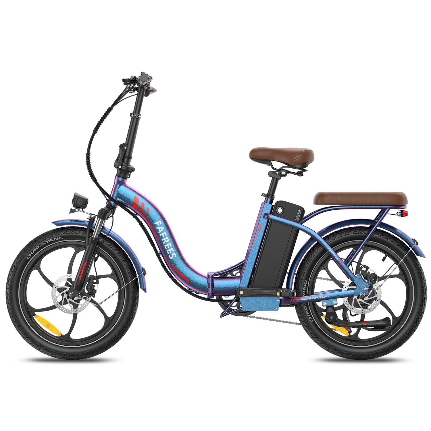 Ein Elektrofahrrad mit blau-violettem Rahmen. Es hat braune Sitze, schwarze Reifen und die Marke "FAFREES" ist sichtbar.