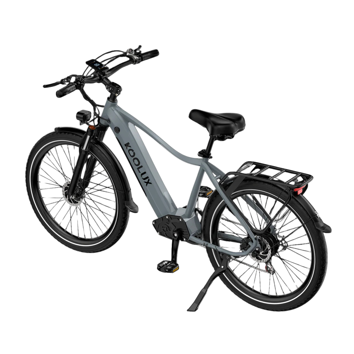Pokazano szary rower elektryczny Koolux. Ma czarne opony, czarne siodełko i bagażnik. Rower ma podpórkę i jest pochylony w prawo.