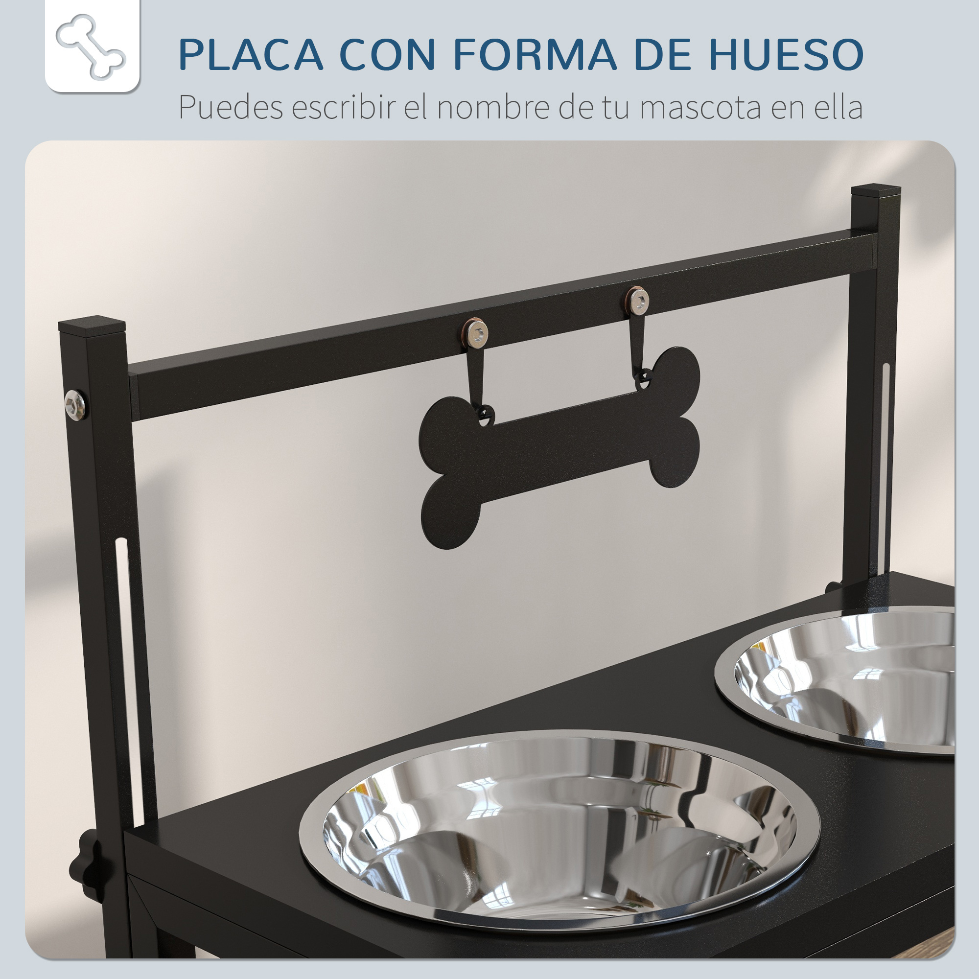 Soporte negro para cuencos de perro con dos cuencos de acero inoxidable. Una placa en forma de hueso cuelga sobre los cuencos.