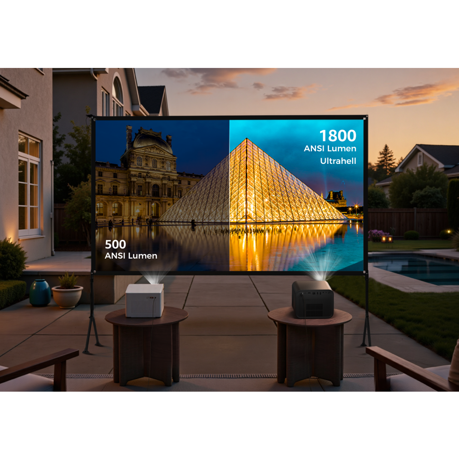 Projektionsleinwand mit Nachtansicht des Louvre und einer beleuchteten Pyramide. Projektoren auf Beistelltischen, im Freien.