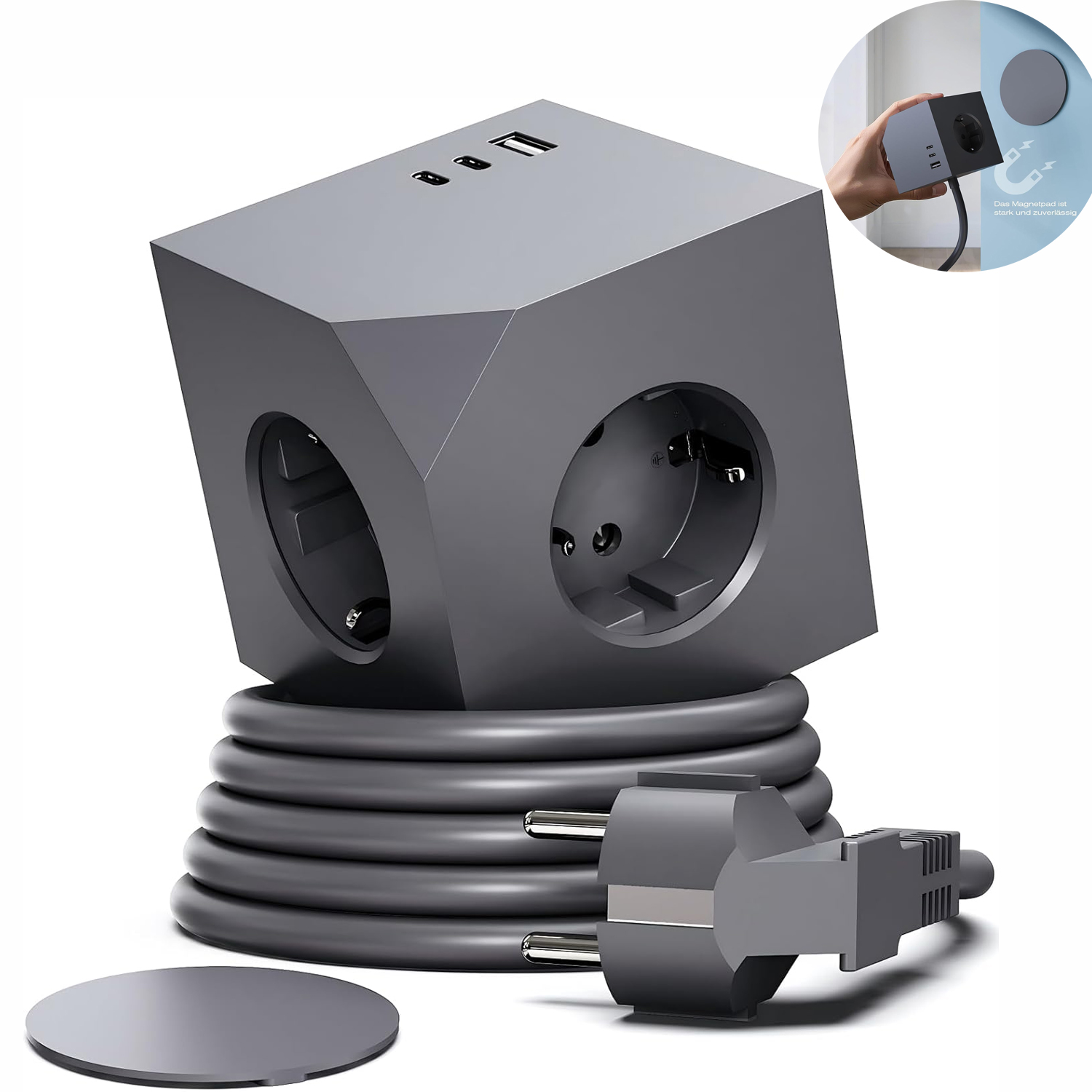 Grauer Würfel-Steckdosenleiste mit Steckdosen und USB-Anschlüssen. Ein Stecker, ein aufgerolltes Kabel und ein Magnetpad sind im Bild.