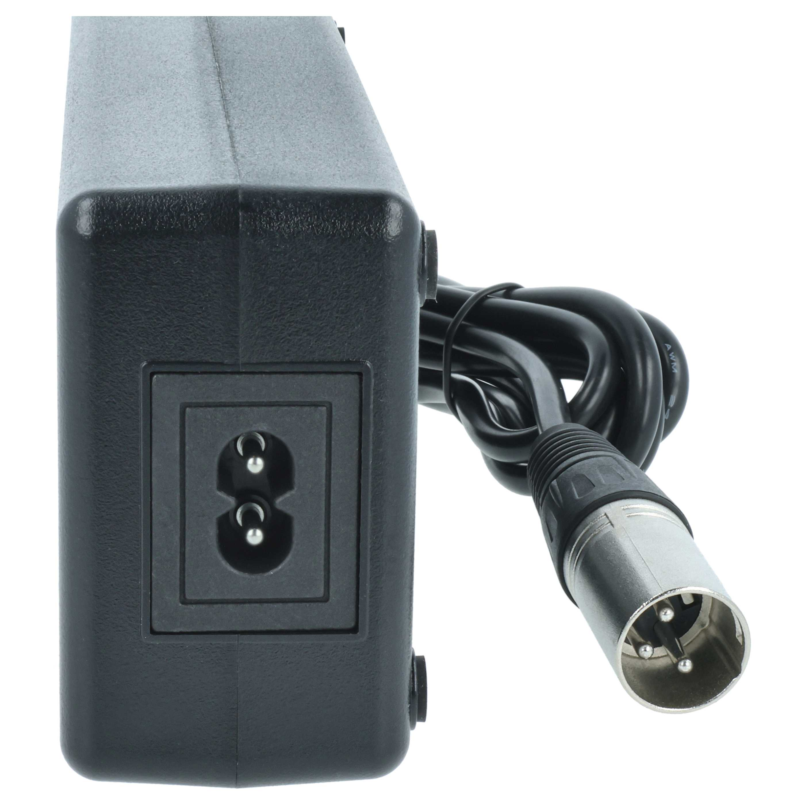 Ein schwarzes Netzteil mit einer zweipoligen Steckdose. Ein schwarzes Kabel und ein silberner Stecker sind befestigt.