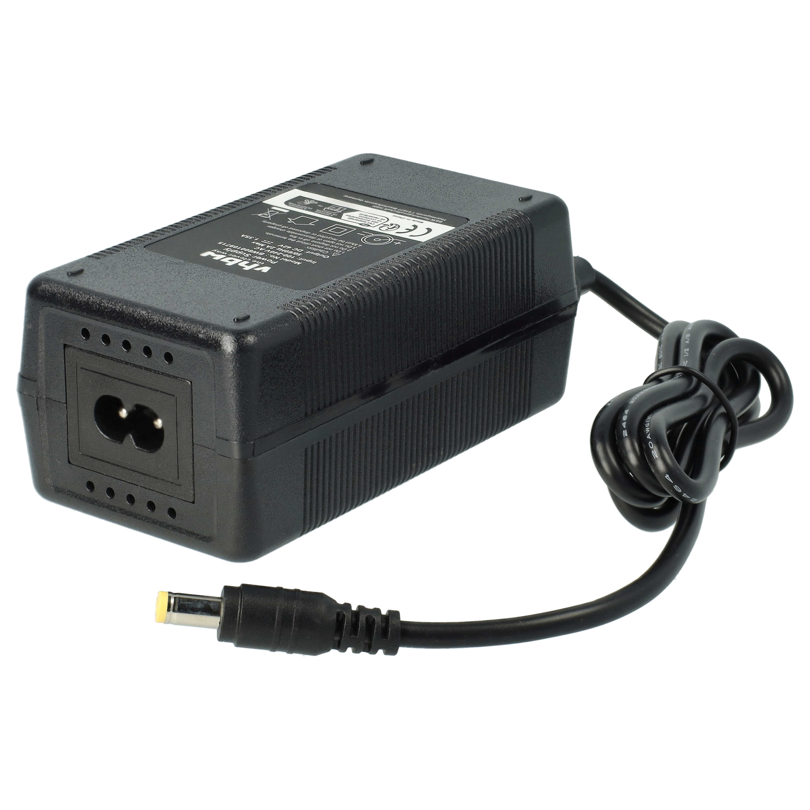 Schwarzes Netzteil mit Kabel und Stecker. Es befindet sich auf weißem Hintergrund.