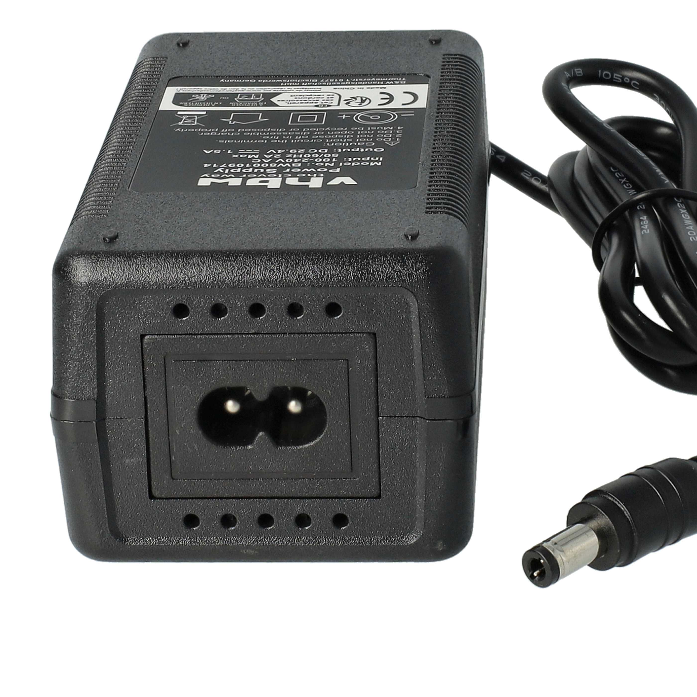 Ein schwarzes Netzteil mit Stecker und ein schwarzes Kabel mit Anschluss.