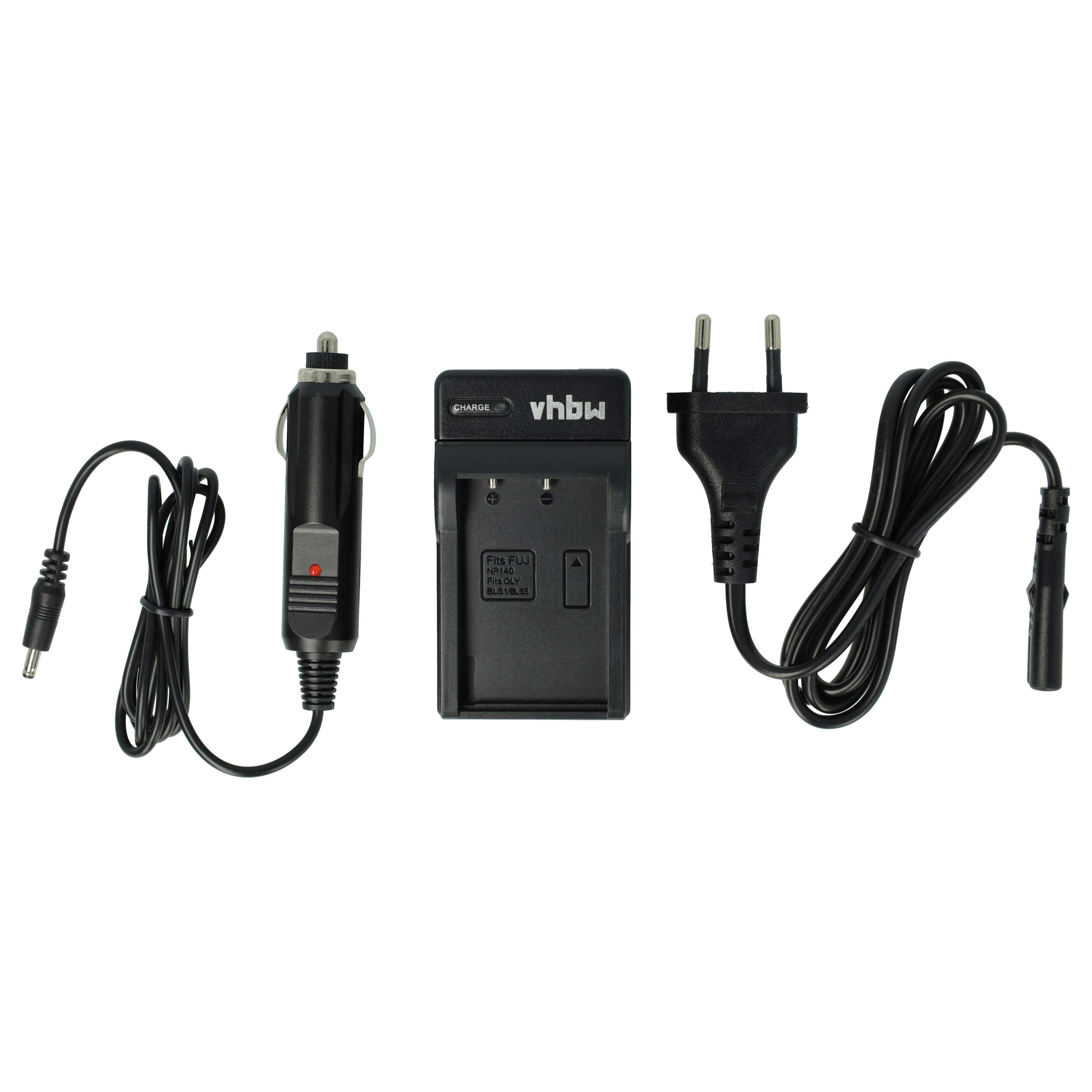 Ein schwarzes Kamerabatterieladegerät mit Autoadapter, Stecker und Kabeln auf weißem Hintergrund.