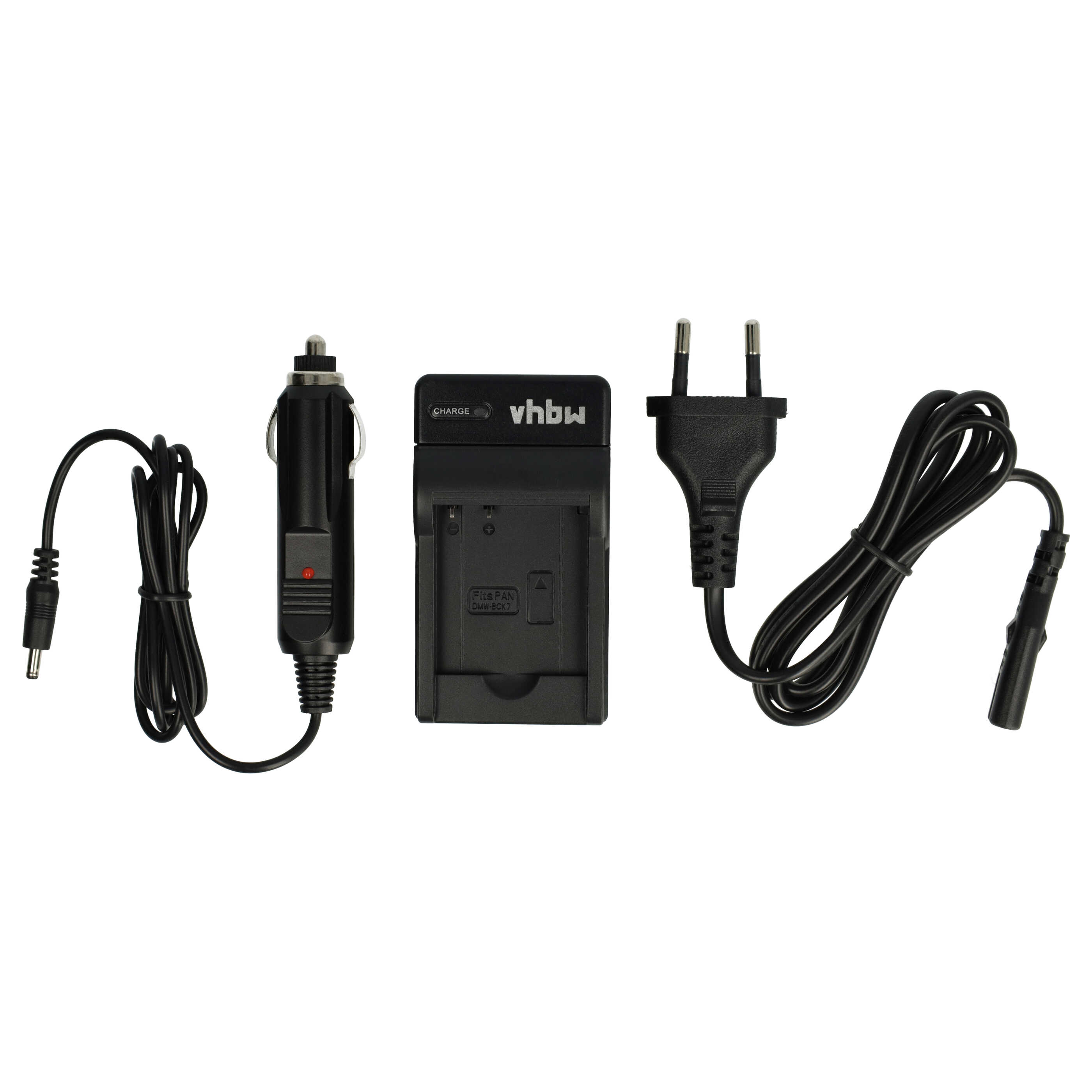 Ein schwarzes Ladegerät-Set mit Auto-Adapter, Ladegerät und Netzstecker auf weißem Hintergrund.