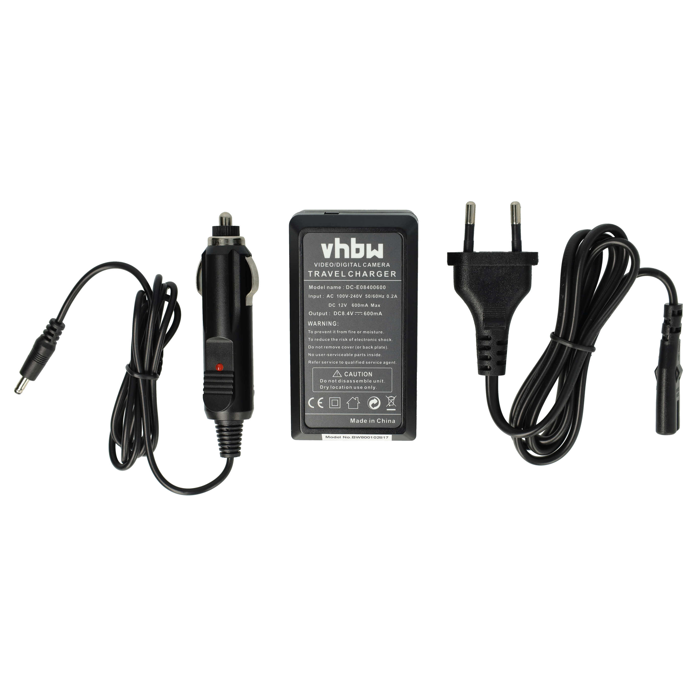 Ein Reise-Ladegerät mit Auto-Adapter und Stecker. Es hat ein schwarzes Gehäuse, ein Etikett und einen Stecker.