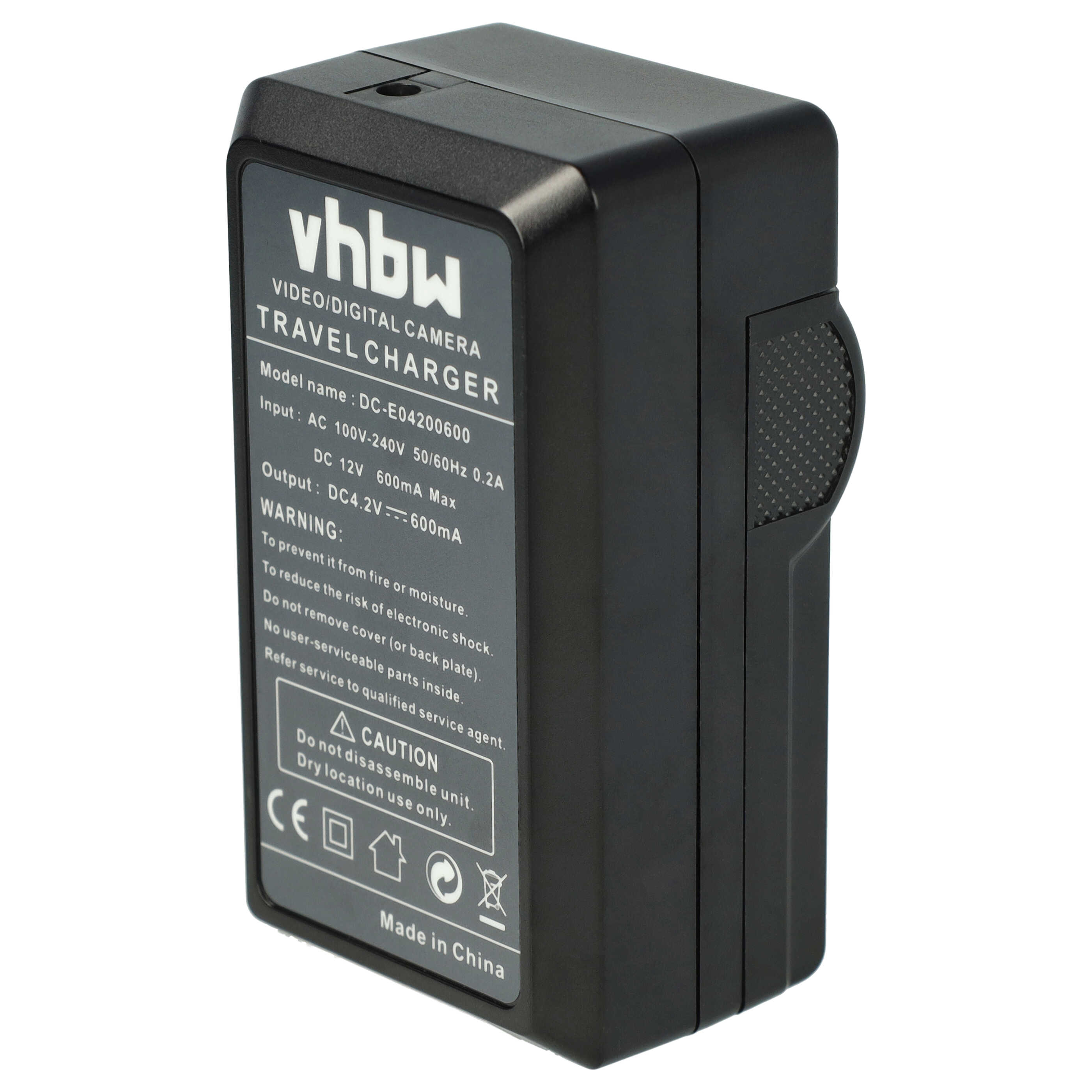 Ein schwarzes vhbw-Reiseladegerät. Es hat ein Etikett mit Spezifikationen und Warnhinweisen. Made in China ist sichtbar.