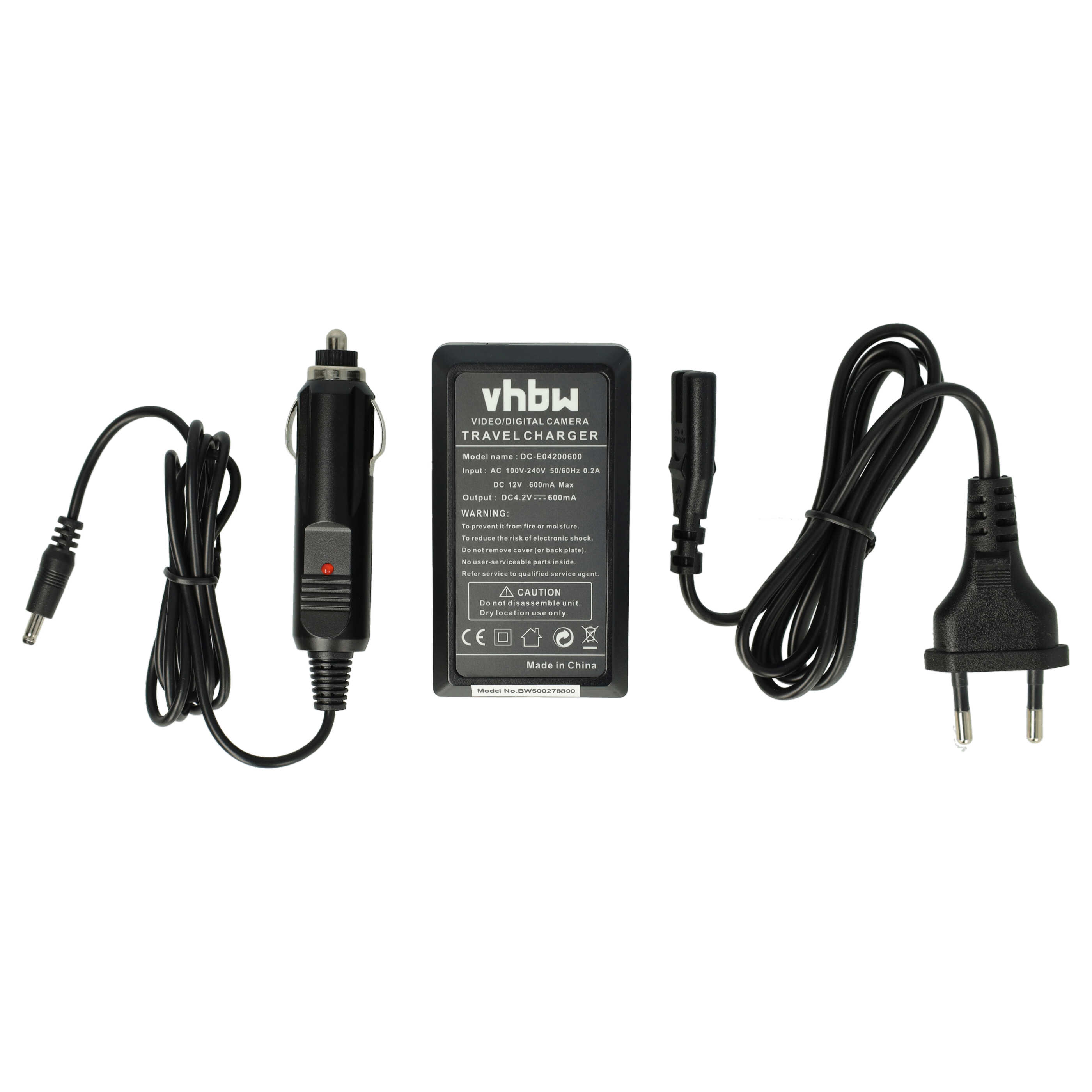 Reiseladegerät mit schwarzen Kabeln, Auto-Adapter und Netzstecker. Das Ladegerät ist schwarz und hat ein Etikett.