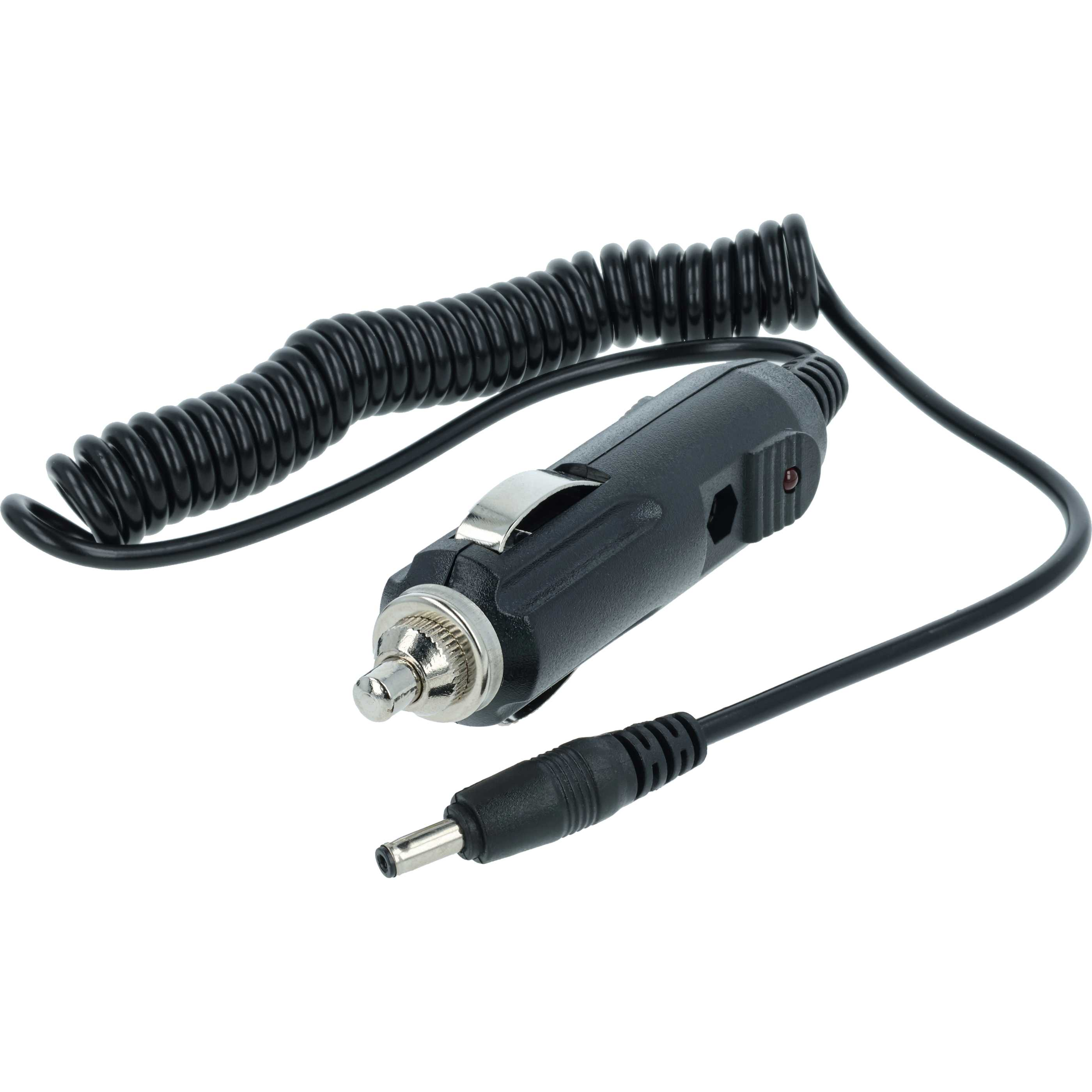 Ein schwarzer Autoladeadapter mit Spiralkabel und geradem Kabel auf weißem Hintergrund.