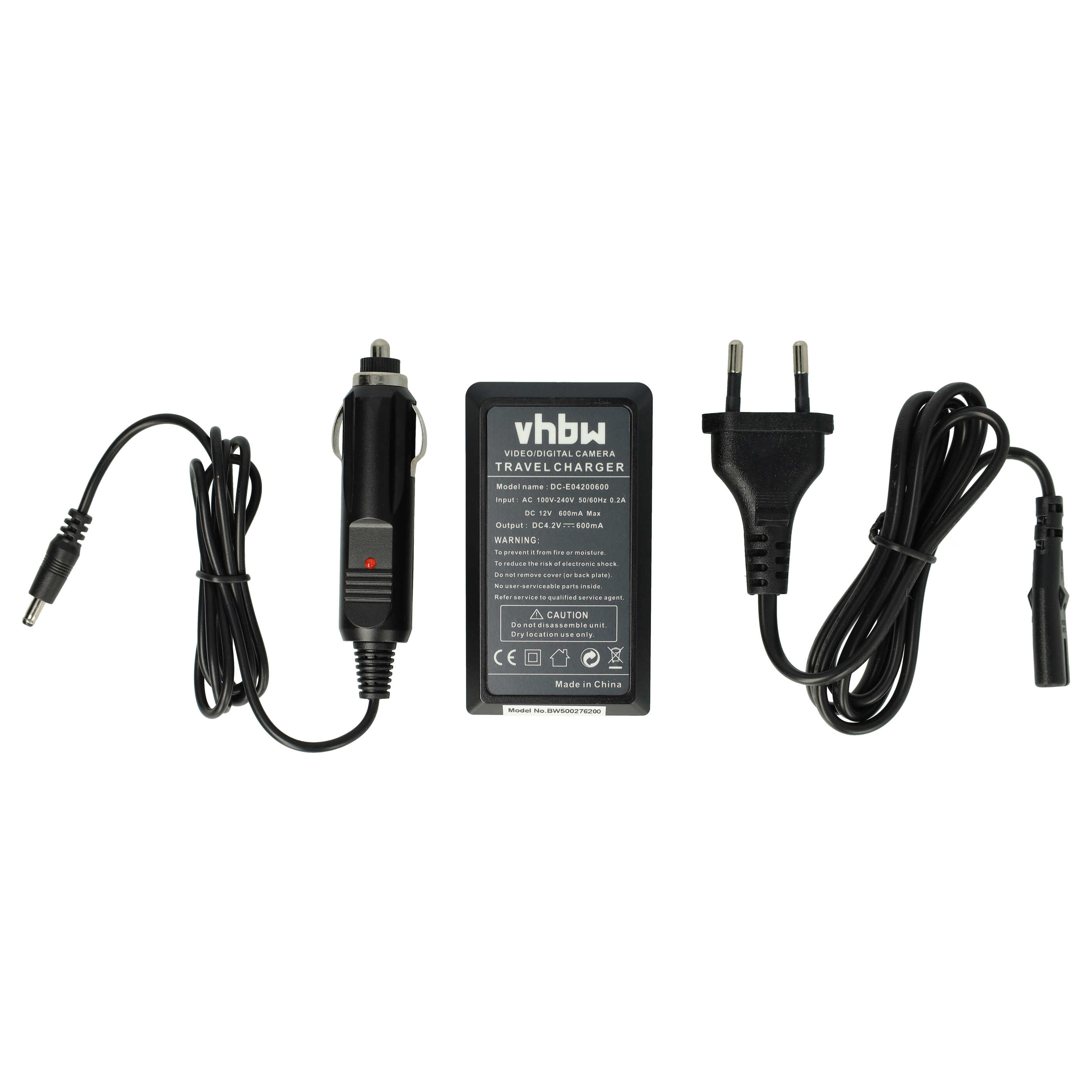Ein schwarzes Reise-Ladegerät-Set mit Autoadapter, Ladeblock und Netzstecker auf weißem Untergrund.