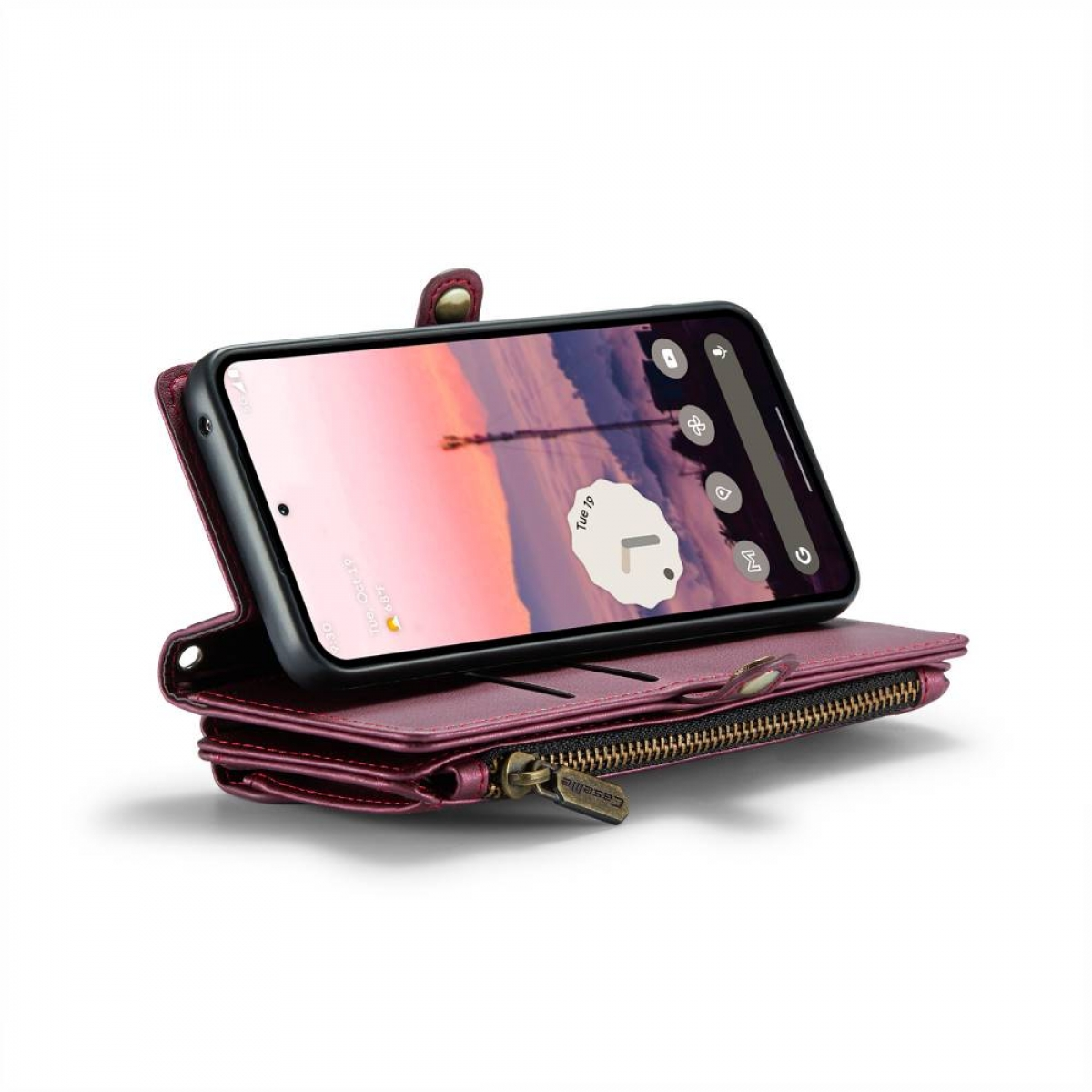 Ein Smartphone mit Sonnenuntergangsanzeige in einer weinroten Brieftasche. Die Brieftasche hat einen Reißverschluss und einen Knopfverschluss.