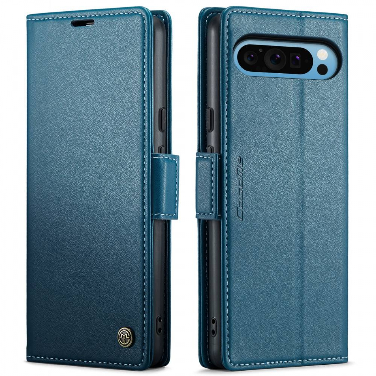 Zwei offene blaue Handyhüllen. Eine zeigt das Telefon und die Kamera. Beide haben Nähte und einen Verschluss. Eine hat ein Logo.