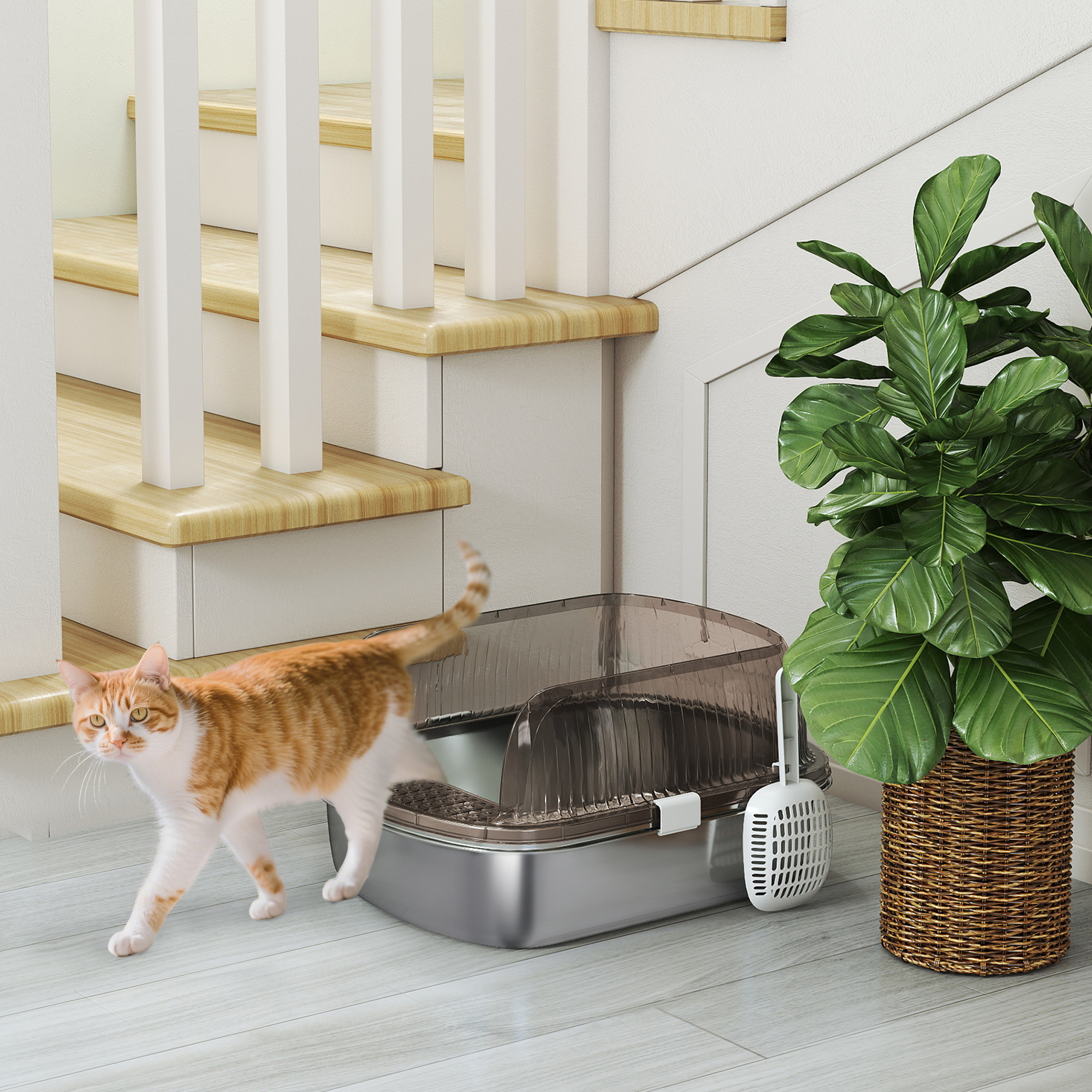 Un gato naranja y blanco pasa junto a una caja de arena, cerca de una escalera y una planta en maceta.