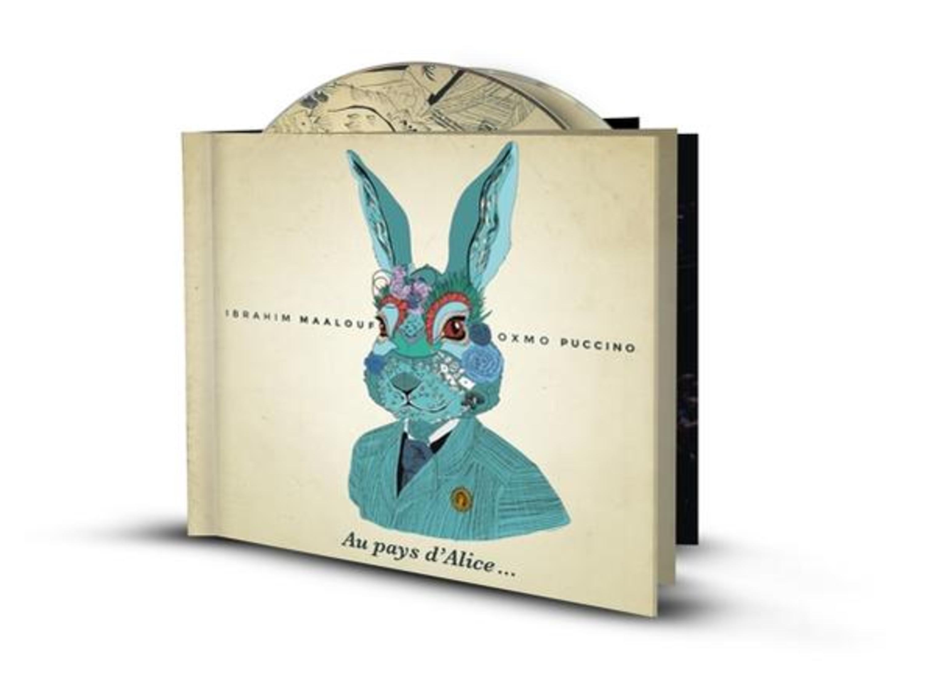 Albumcover mit einem Hasen im Anzug. Der Albumtitel lautet 'Au pays d'Alice...' von Ibrahim Maalouf und Oxmo Puccino.