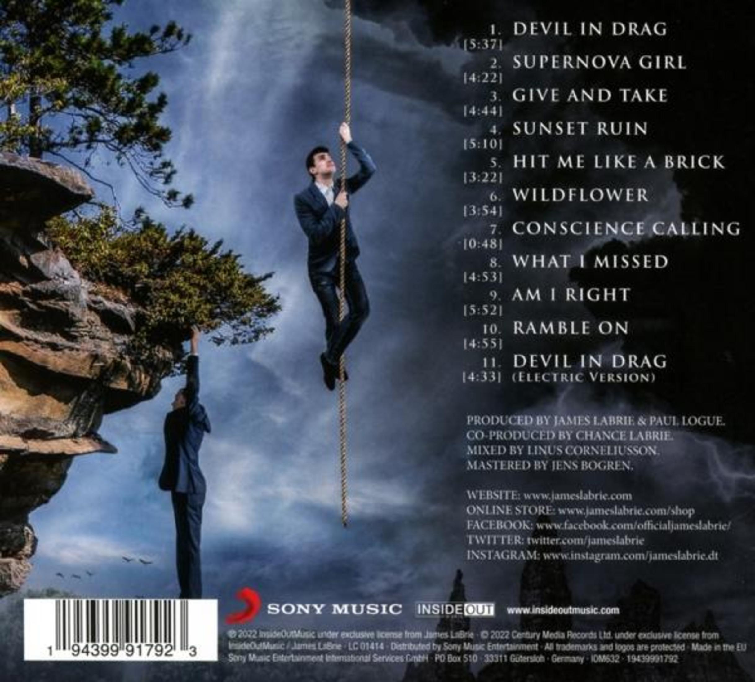 Albumcover: Ein Mann klettert an einem Seil, ein anderer greift danach. Felsen und Bäume im Hintergrund, mit einer Liste von Songs.