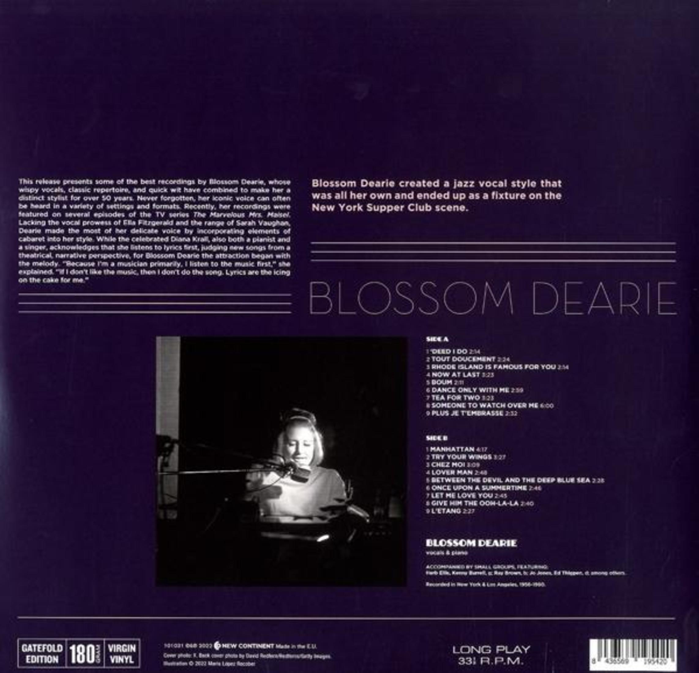 Albumcover von Blossom Dearie. Mit einem Foto der Künstlerin am Klavier und einer Titelliste.