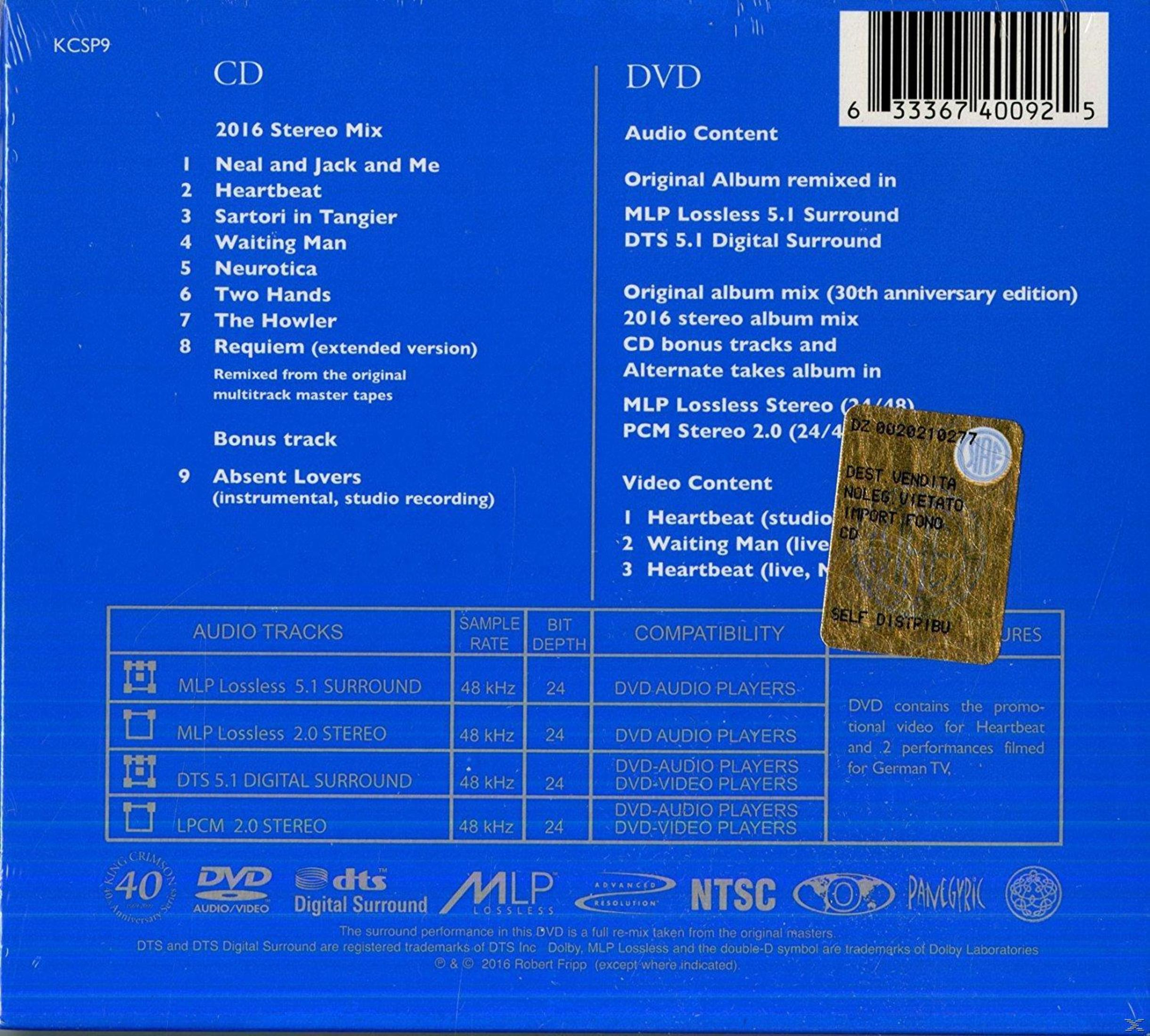 CD- en DVD-hoes met tracklijsten. Blauwe achtergrond. Bevat tekst over audio, video-inhoud en compatibiliteit.