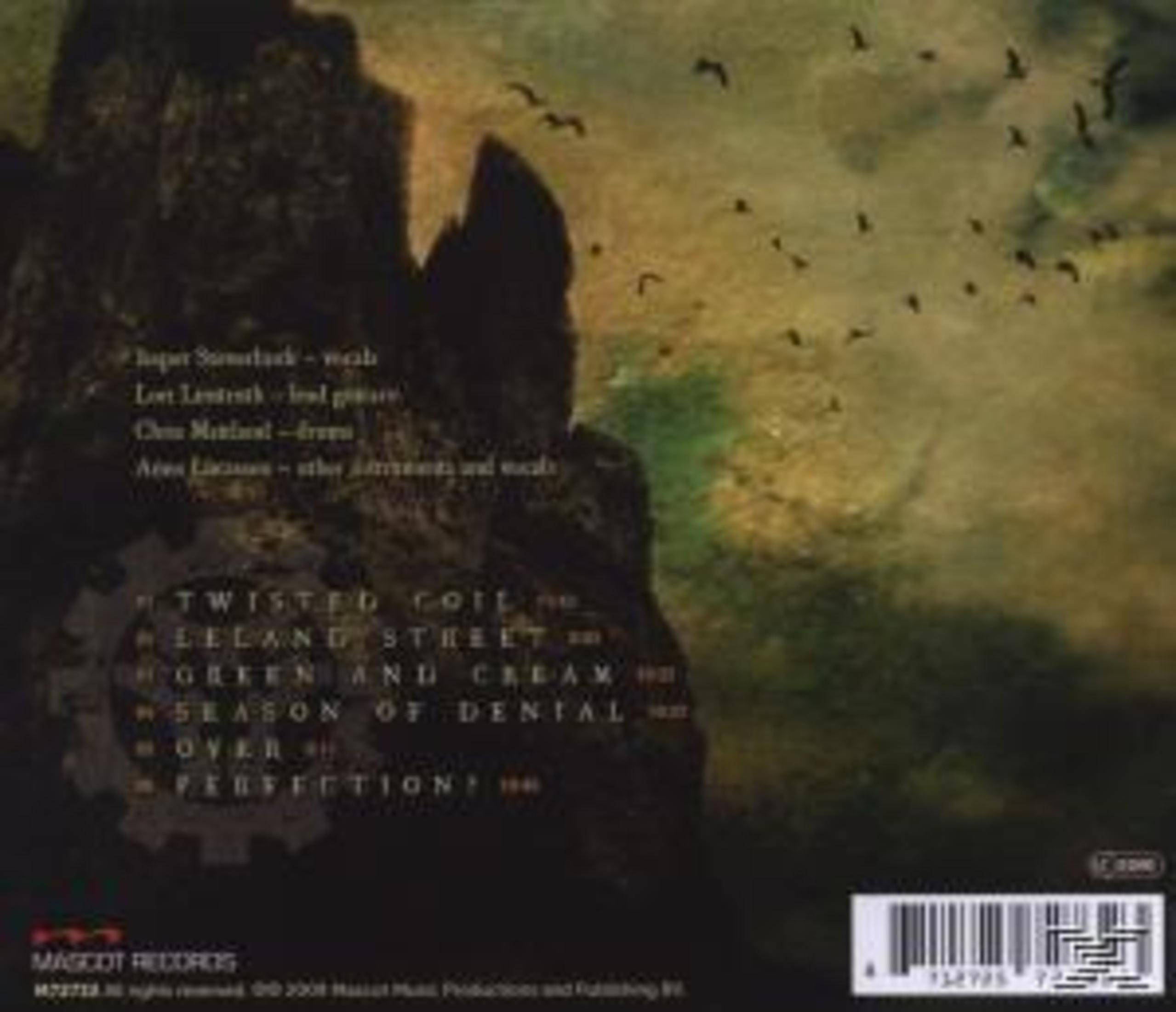 CD-Cover mit dunklem Hintergrund, Text und Vogelschwarm. Titel und Songnamen sind sichtbar.