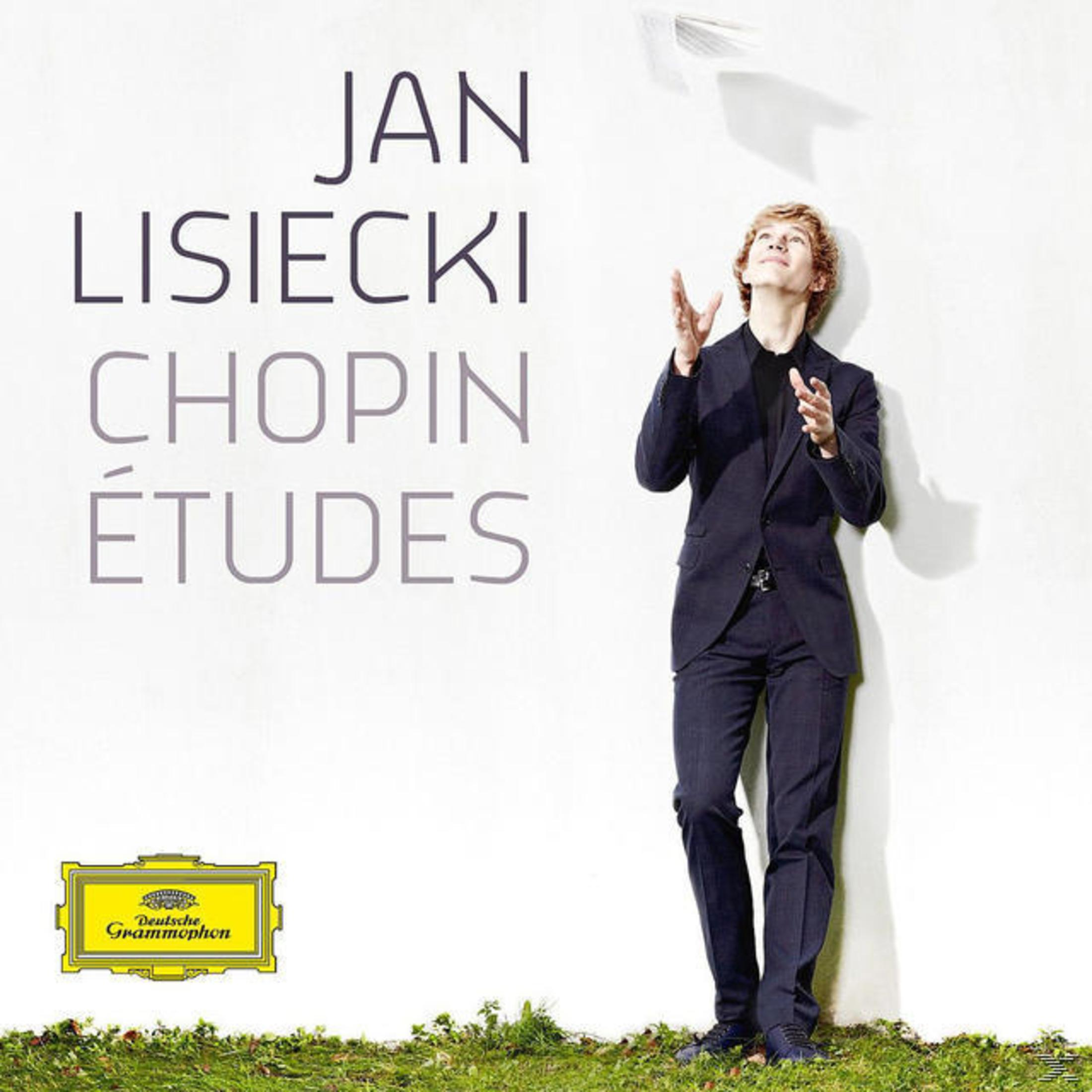 Jan Lisiecki im Anzug, blickt nach oben, weißer Hintergrund, Chopin Études-Titel, Deutsche Grammophon-Logo.